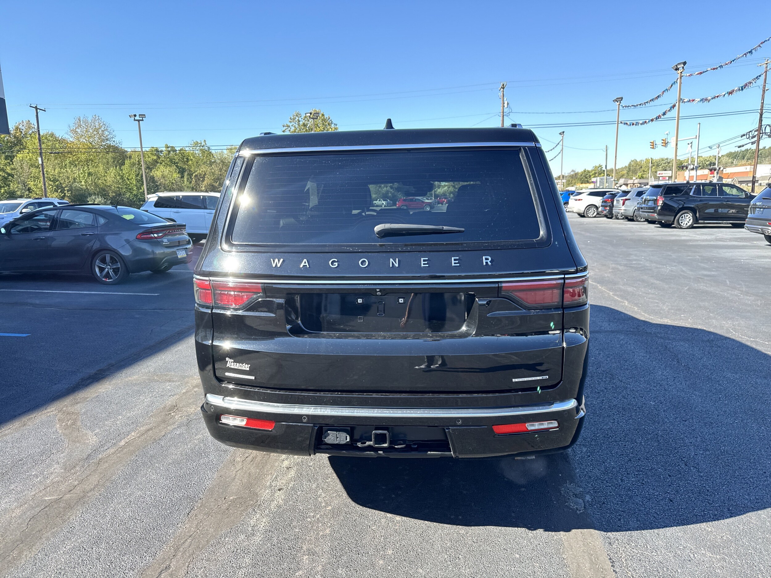 2023 Jeep Wagoneer Series III photo 2