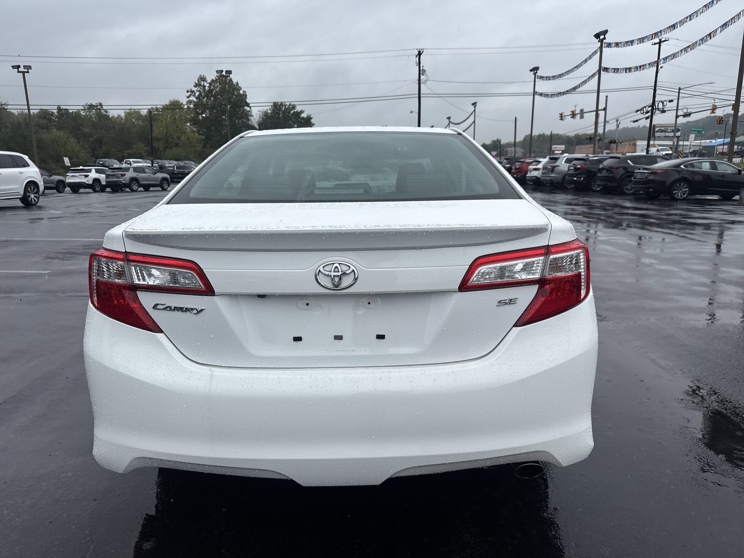 2014 Toyota Camry SE photo 4