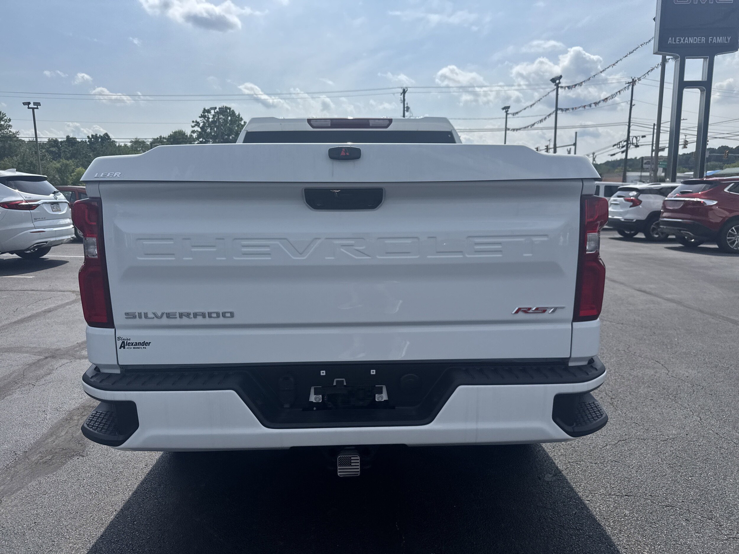 2024 Chevrolet Silverado 1500 RST photo 4