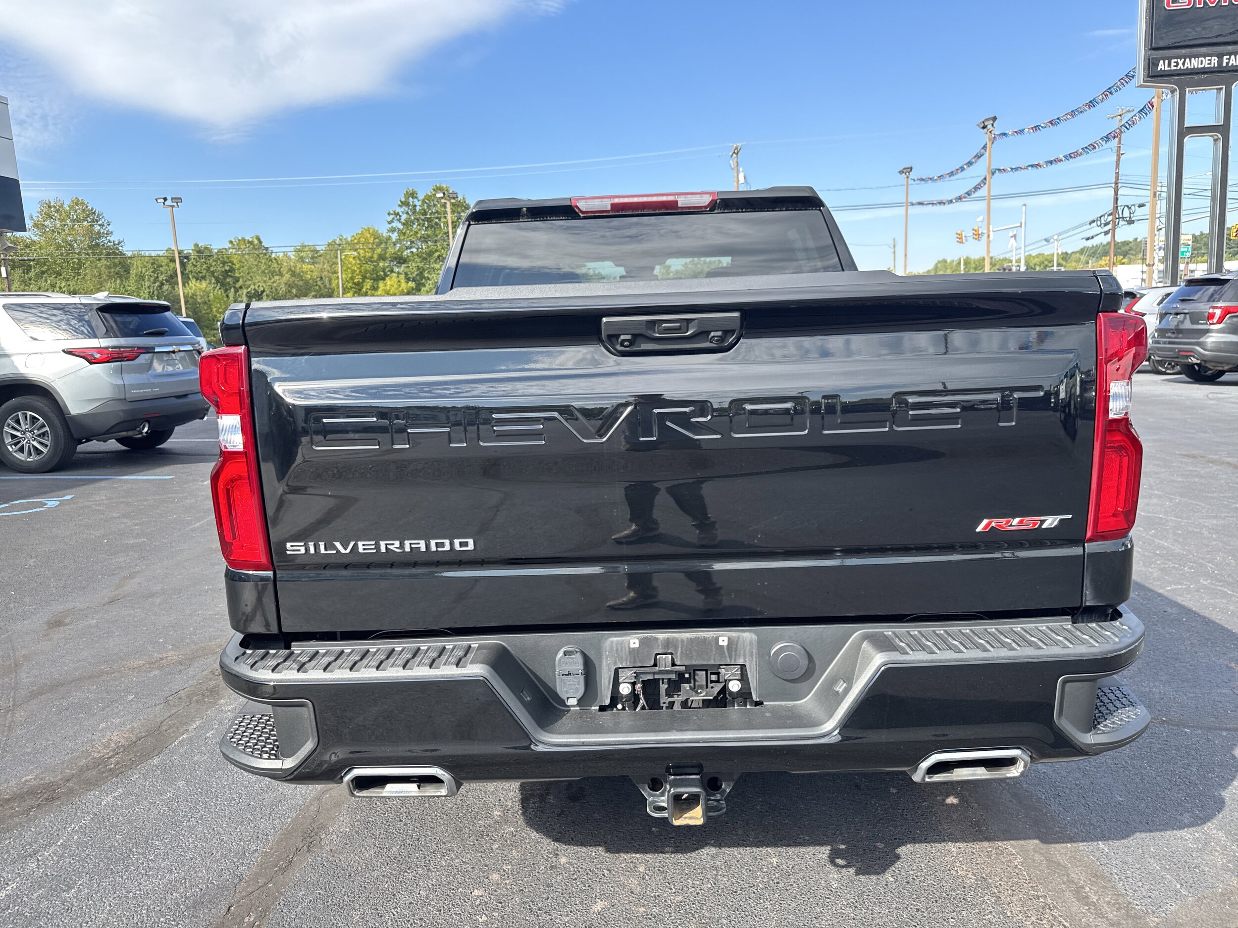 2022 Chevrolet Silverado 1500 RST photo 3