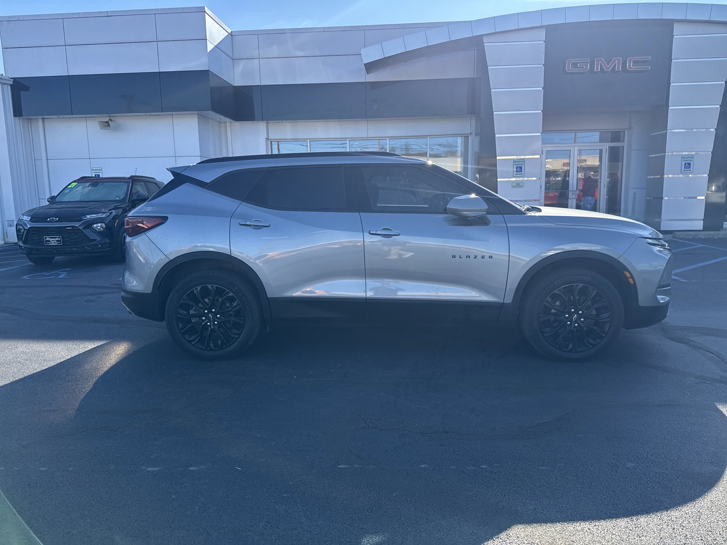 2024 Chevrolet Blazer 2LT photo 2