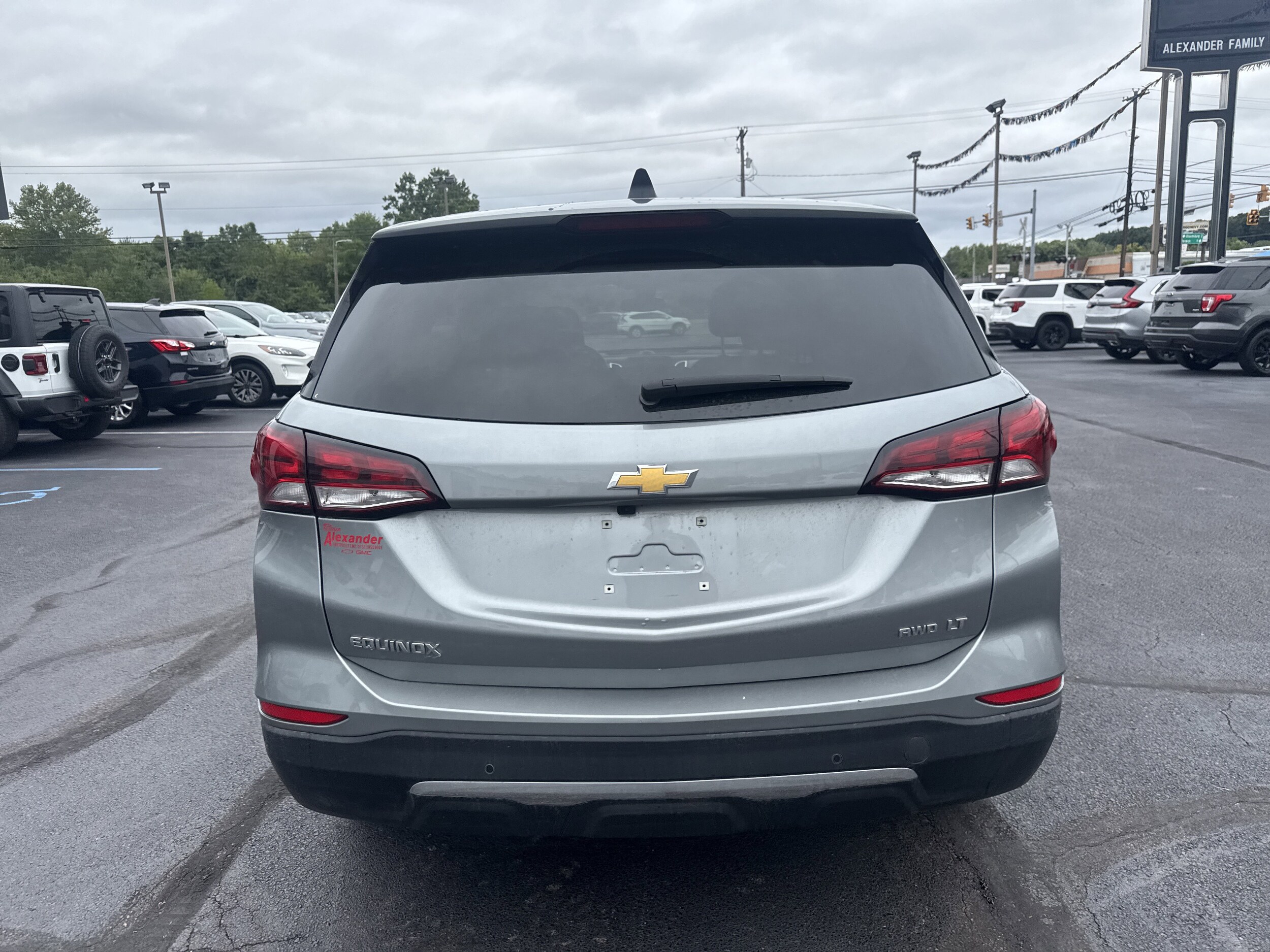 2023 Chevrolet Equinox LT photo 4