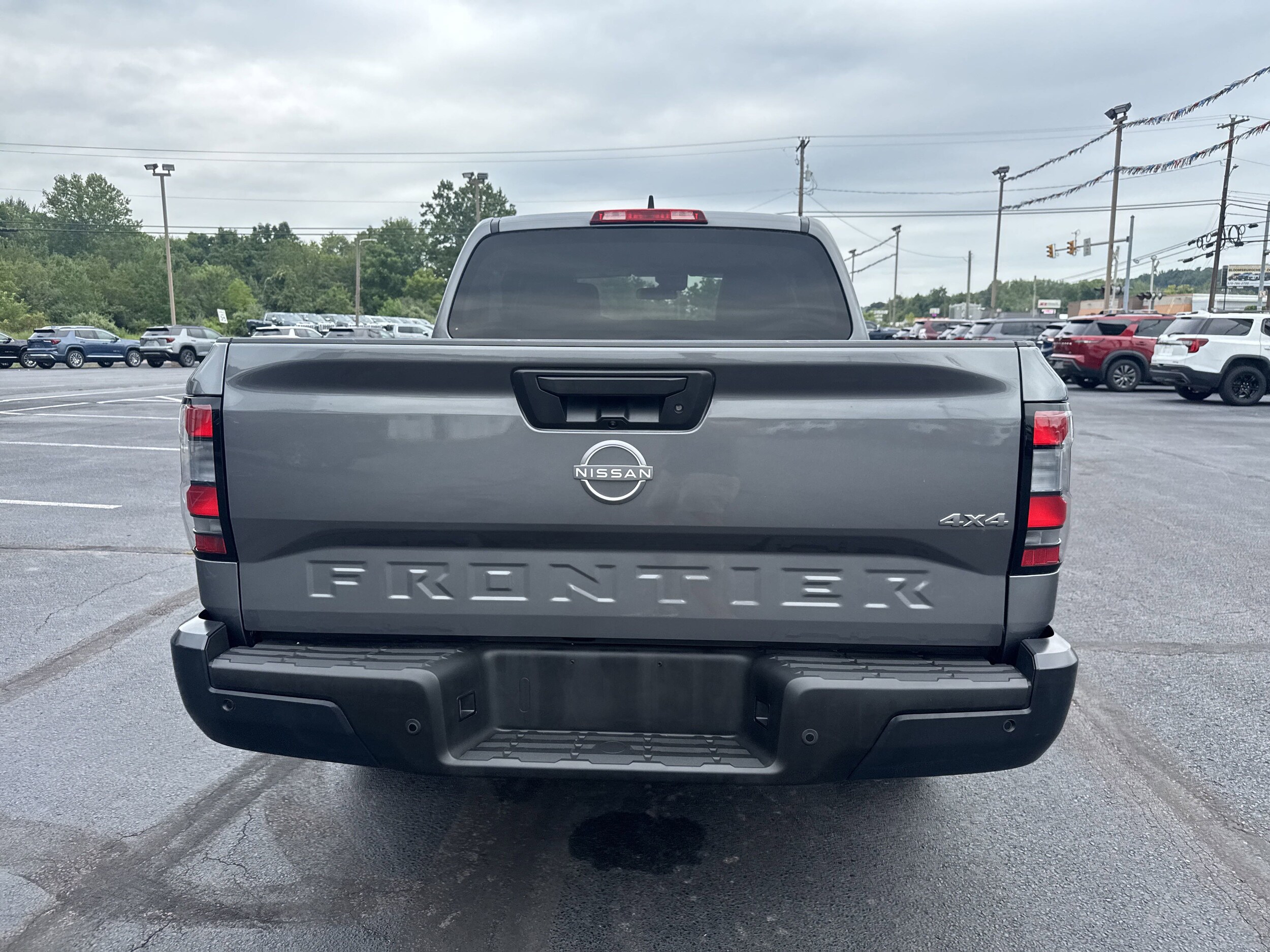 2023 Nissan Frontier Crew Cab S photo 4