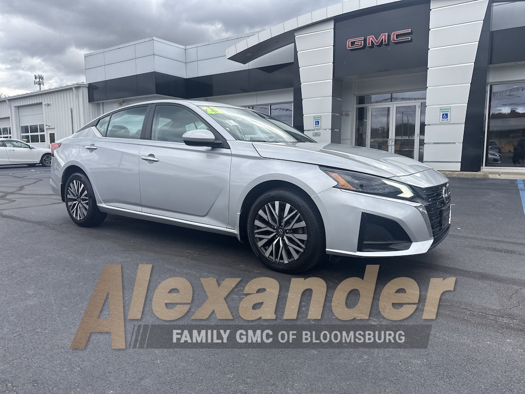 Used 2023 Nissan Altima 2.5 SV Sedan