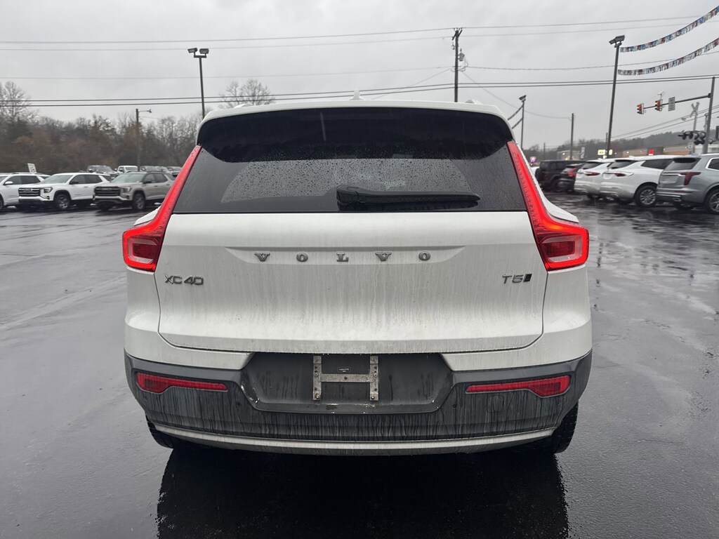 Used 2020 Volvo XC40 T5 Momentum SUV