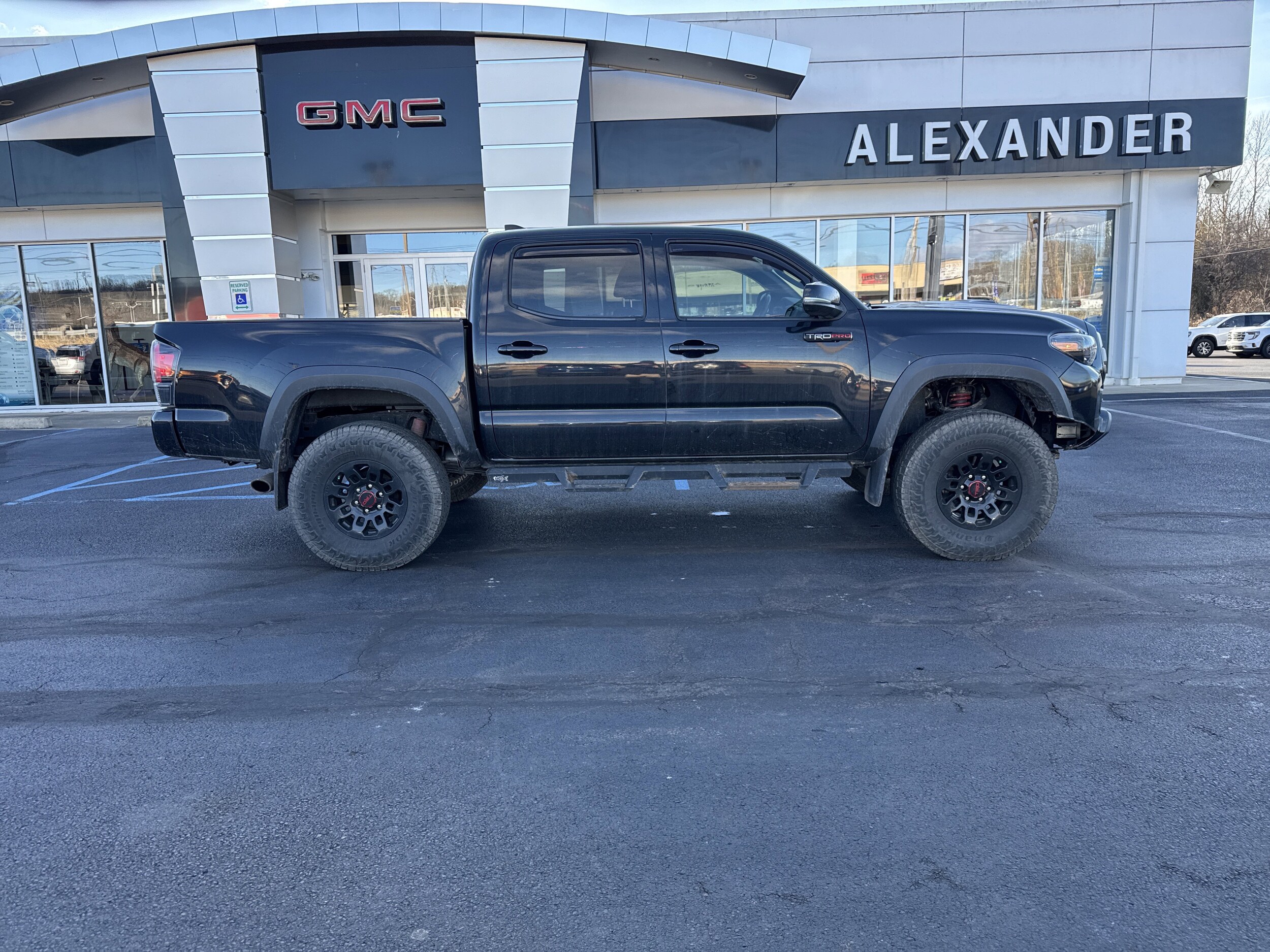 2019 Toyota Tacoma TRD Pro V6 photo 2