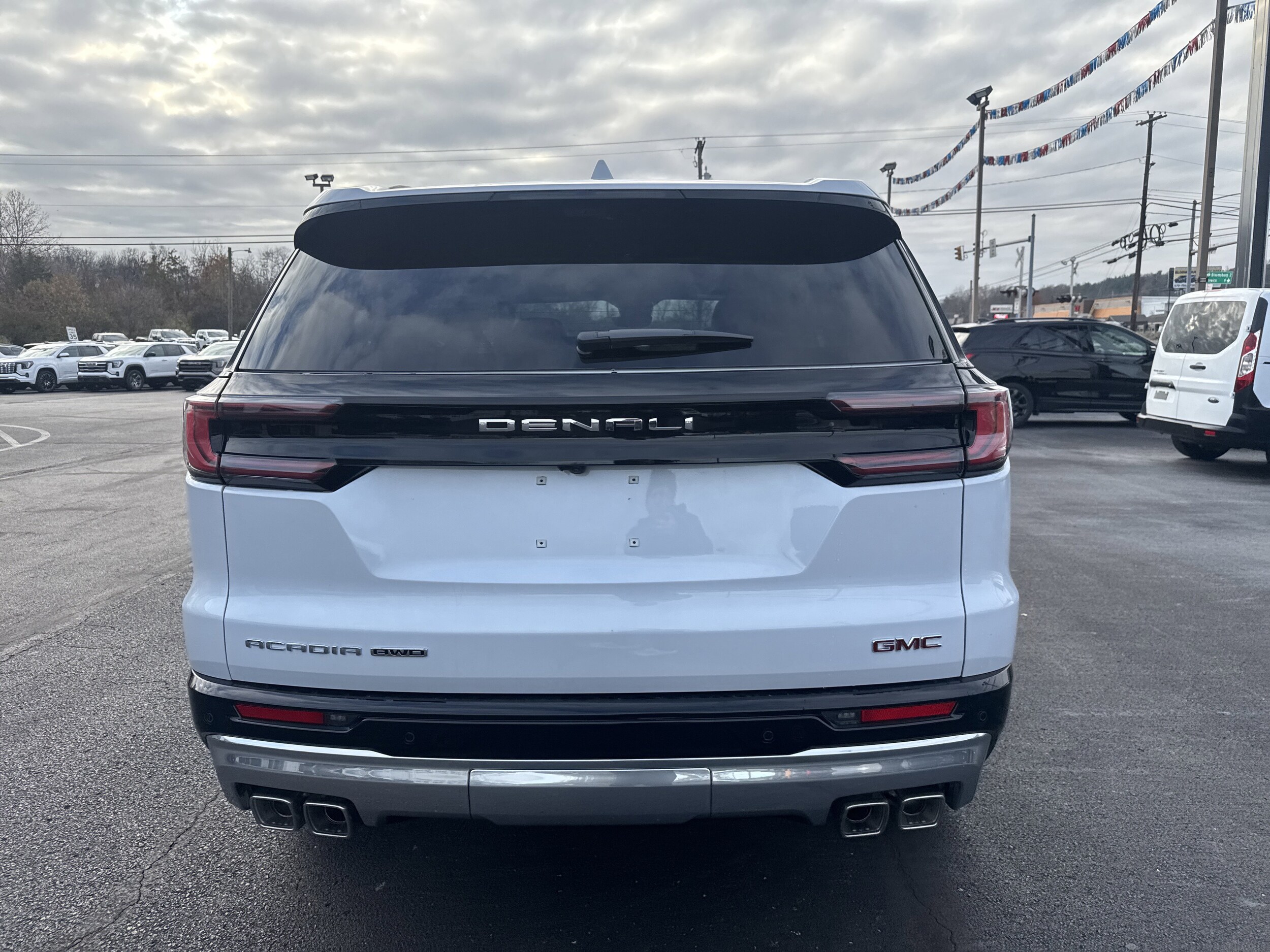 2026 Gmc Acadia Denali photo 3