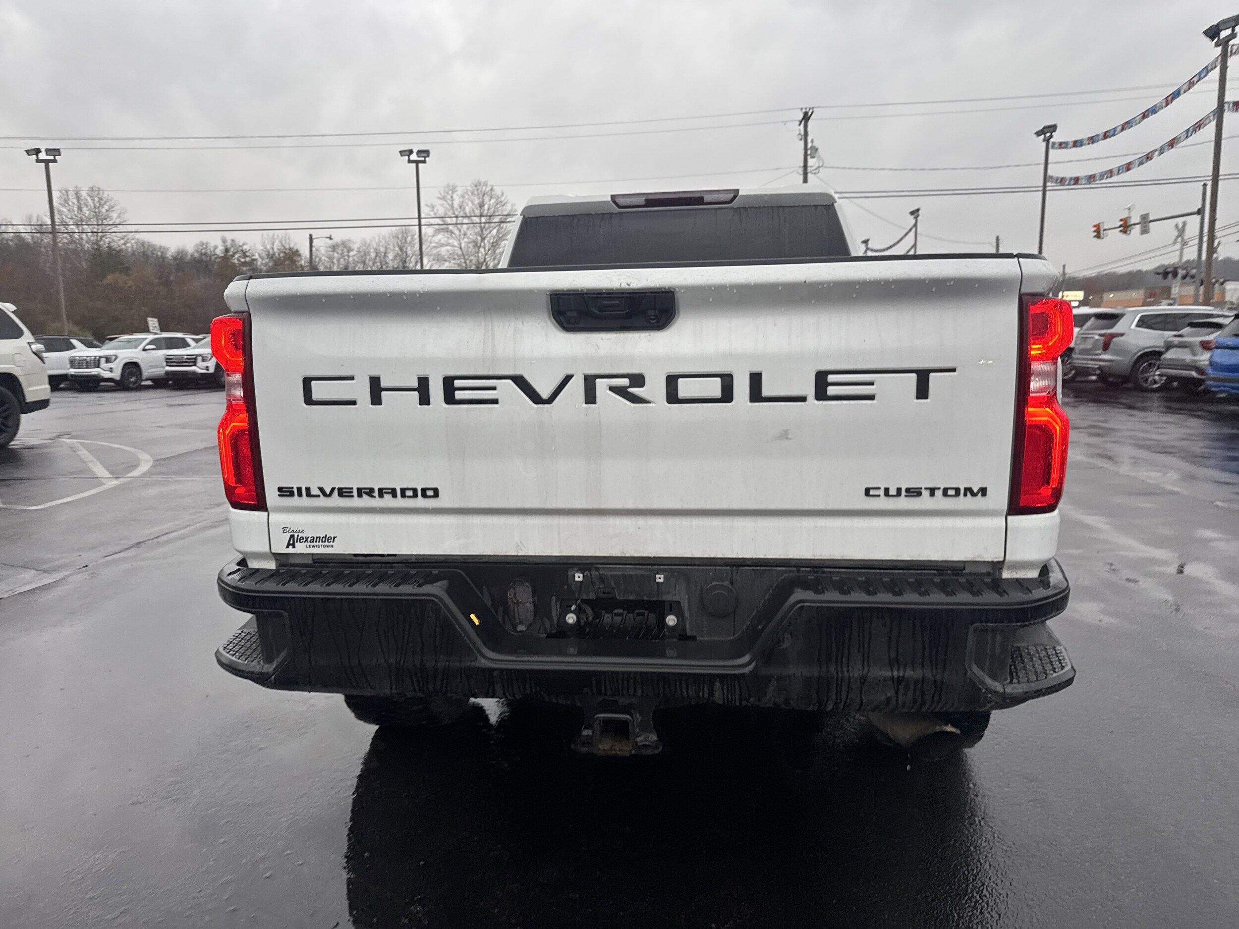 2021 Chevrolet Silverado 2500HD Custom photo 3