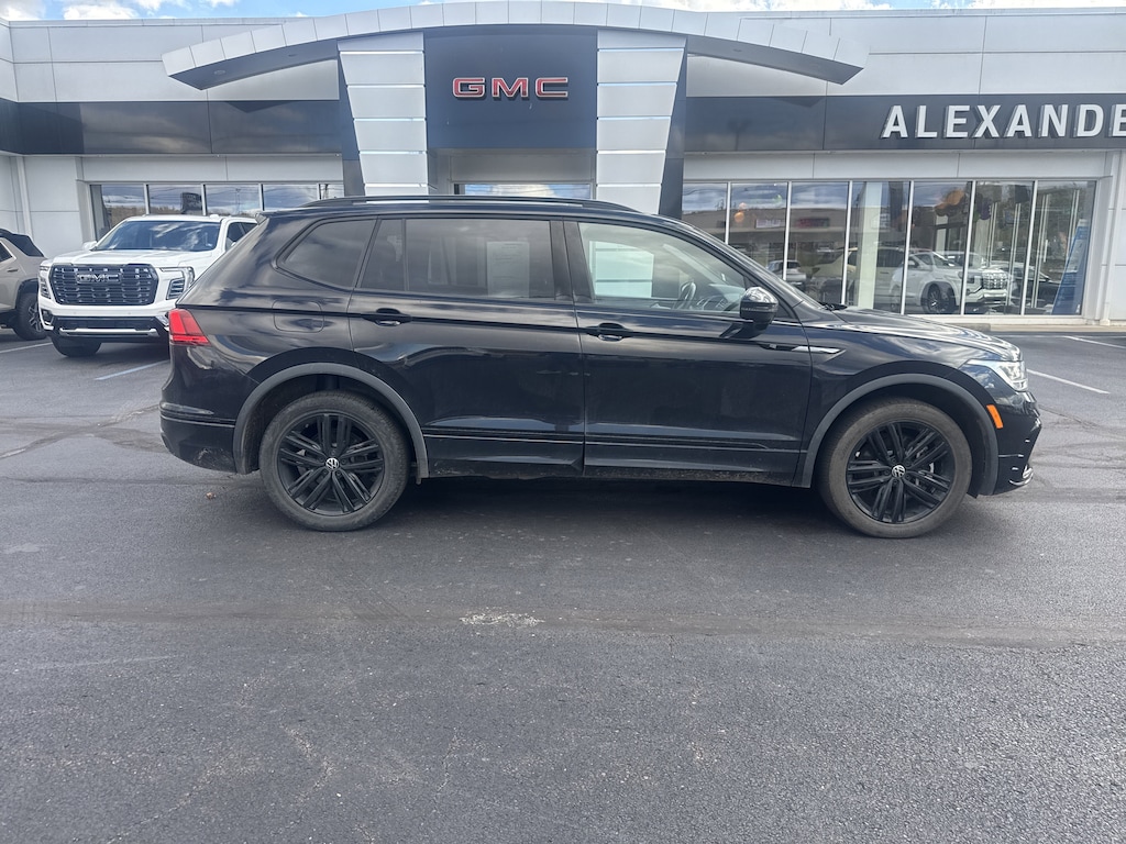 Used 2022 Volkswagen Tiguan 2.0T SE R-Line Black SUV