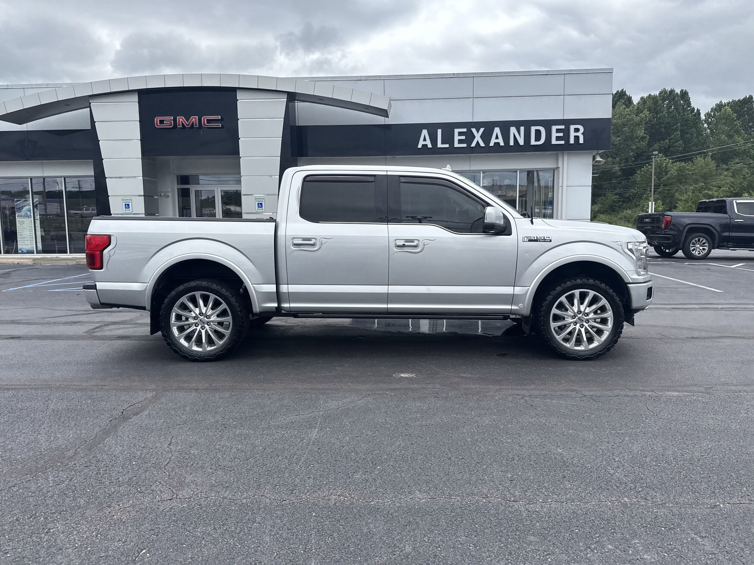 2019 Ford F-150 Limited photo 2