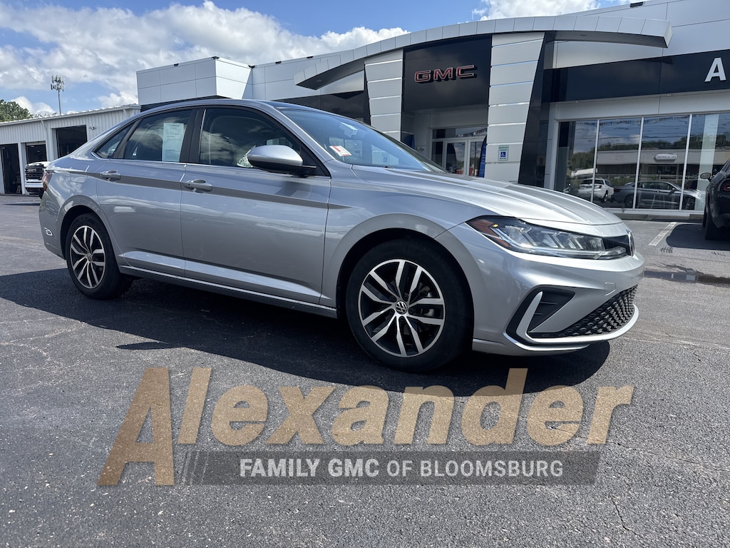 Used 2025 Volkswagen Jetta 1.5T SE Sedan