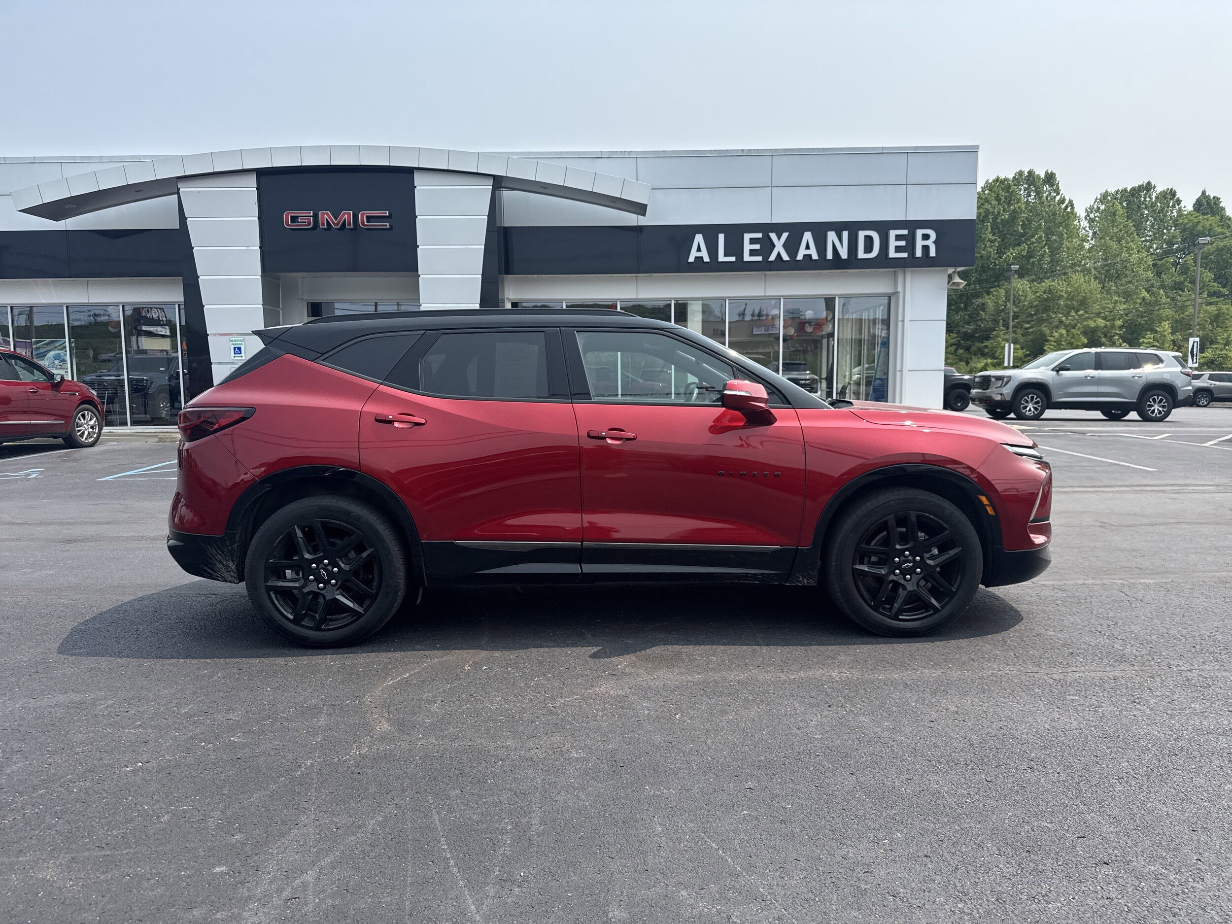2023 Chevrolet Blazer RS photo 2