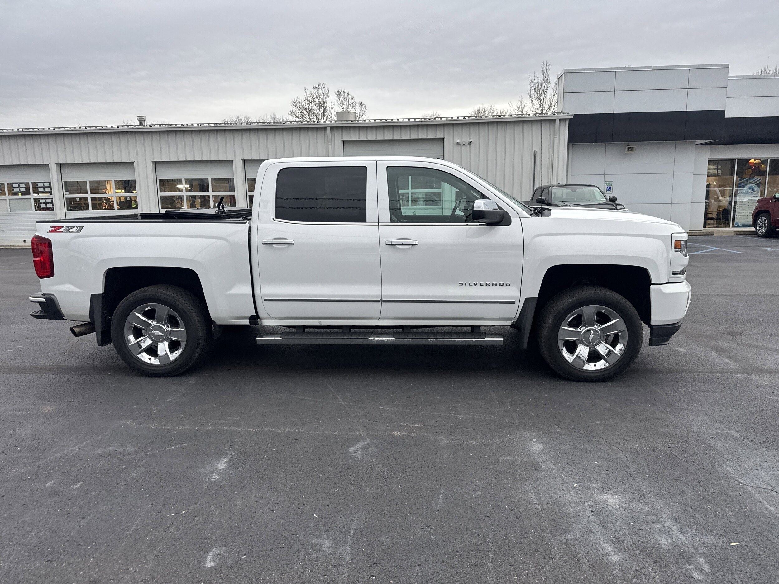 2018 Chevrolet Silverado 1500 LTZ photo 2