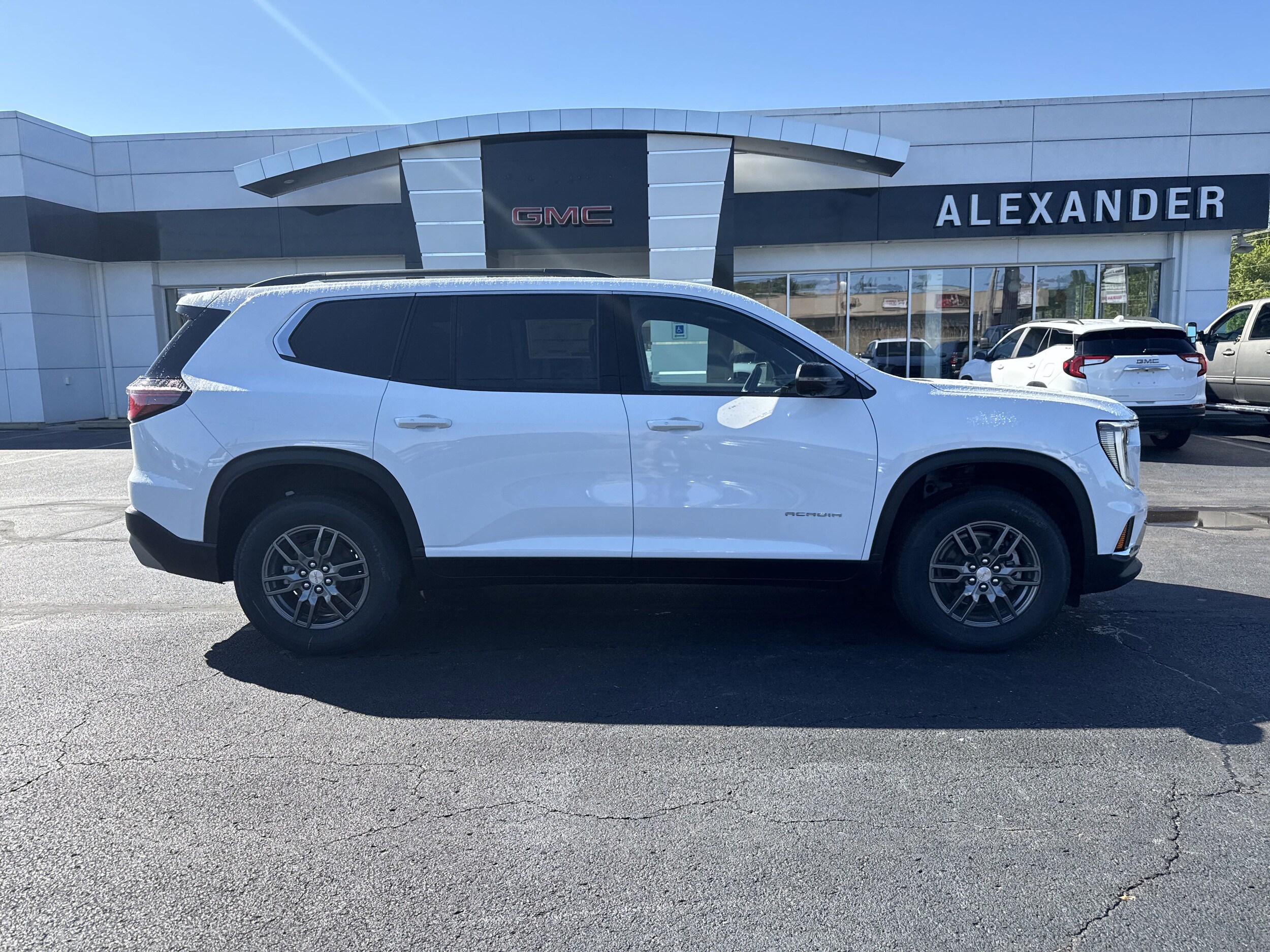 2025 Gmc Acadia Elevation photo 2