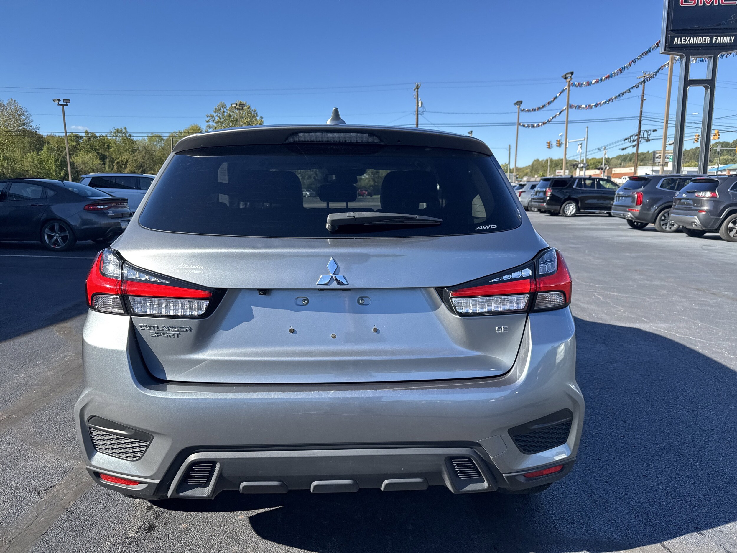 2024 Mitsubishi Outlander Sport S photo 3