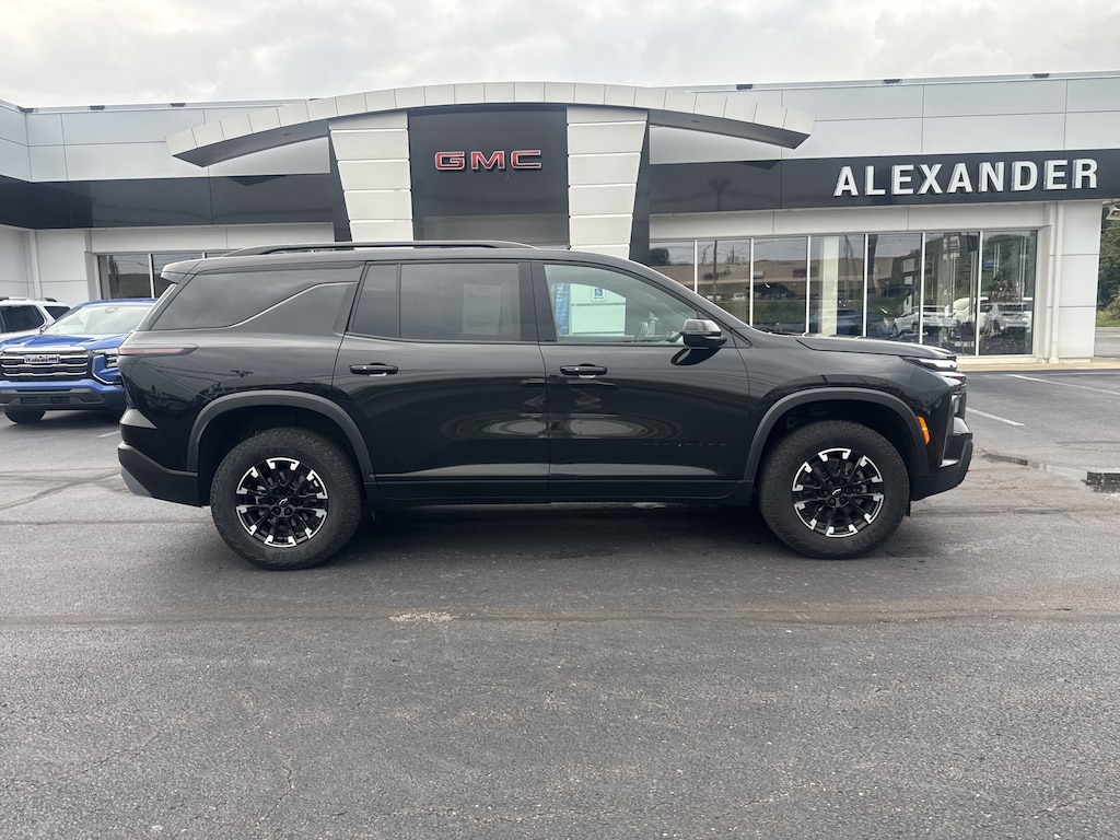 Used 2025 Chevrolet Traverse Z71 SUV