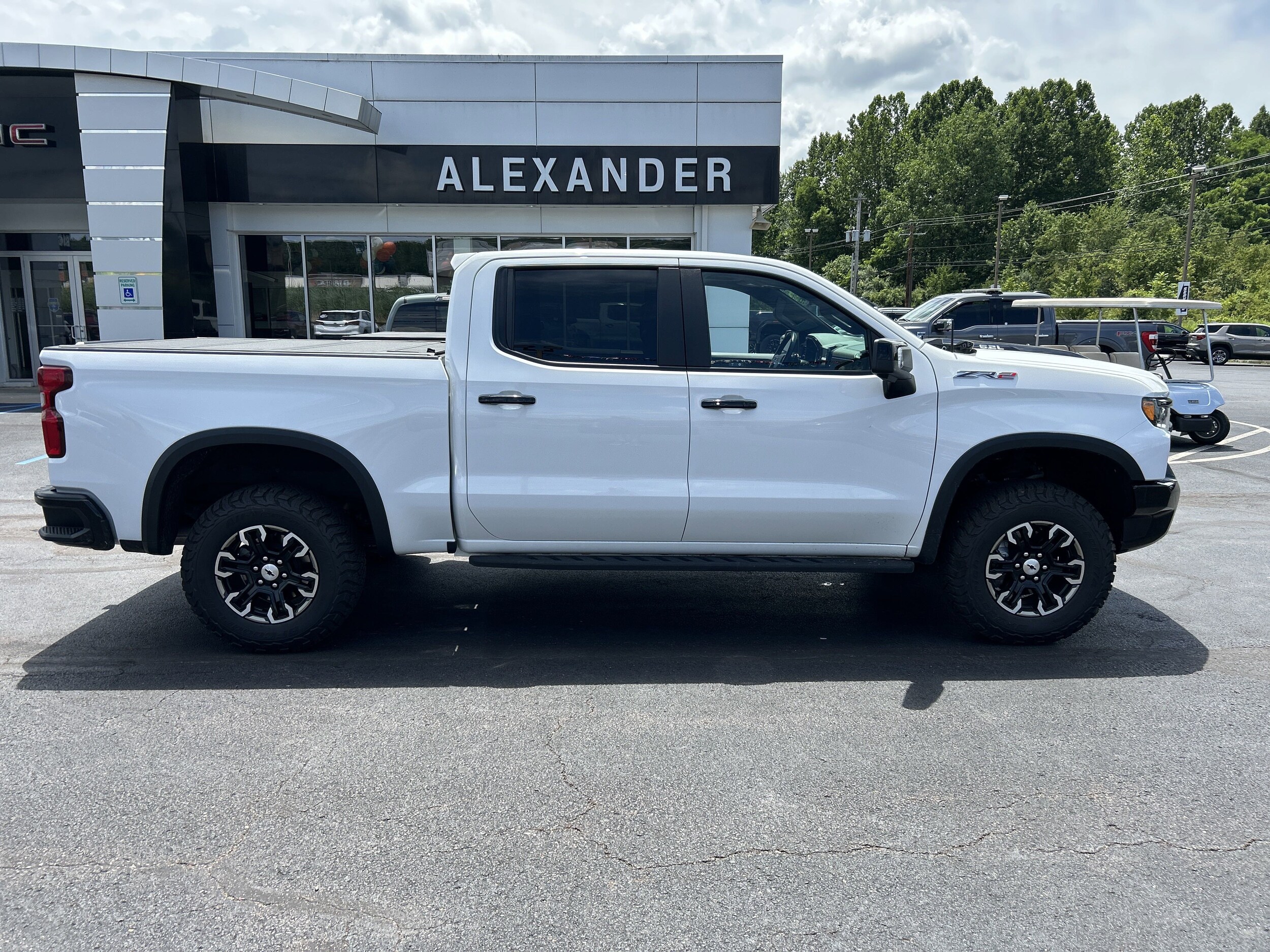 2022 Chevrolet Silverado 1500 ZR2 photo 2