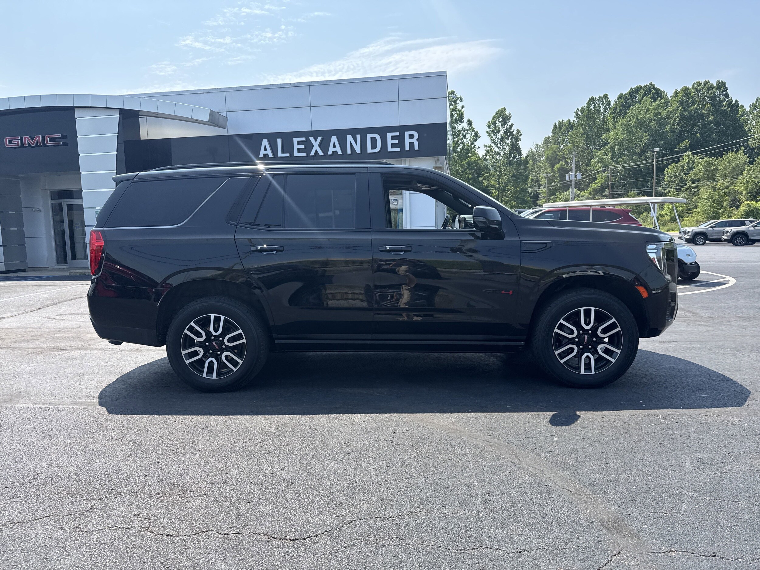 2023 Gmc Yukon AT4 photo 2