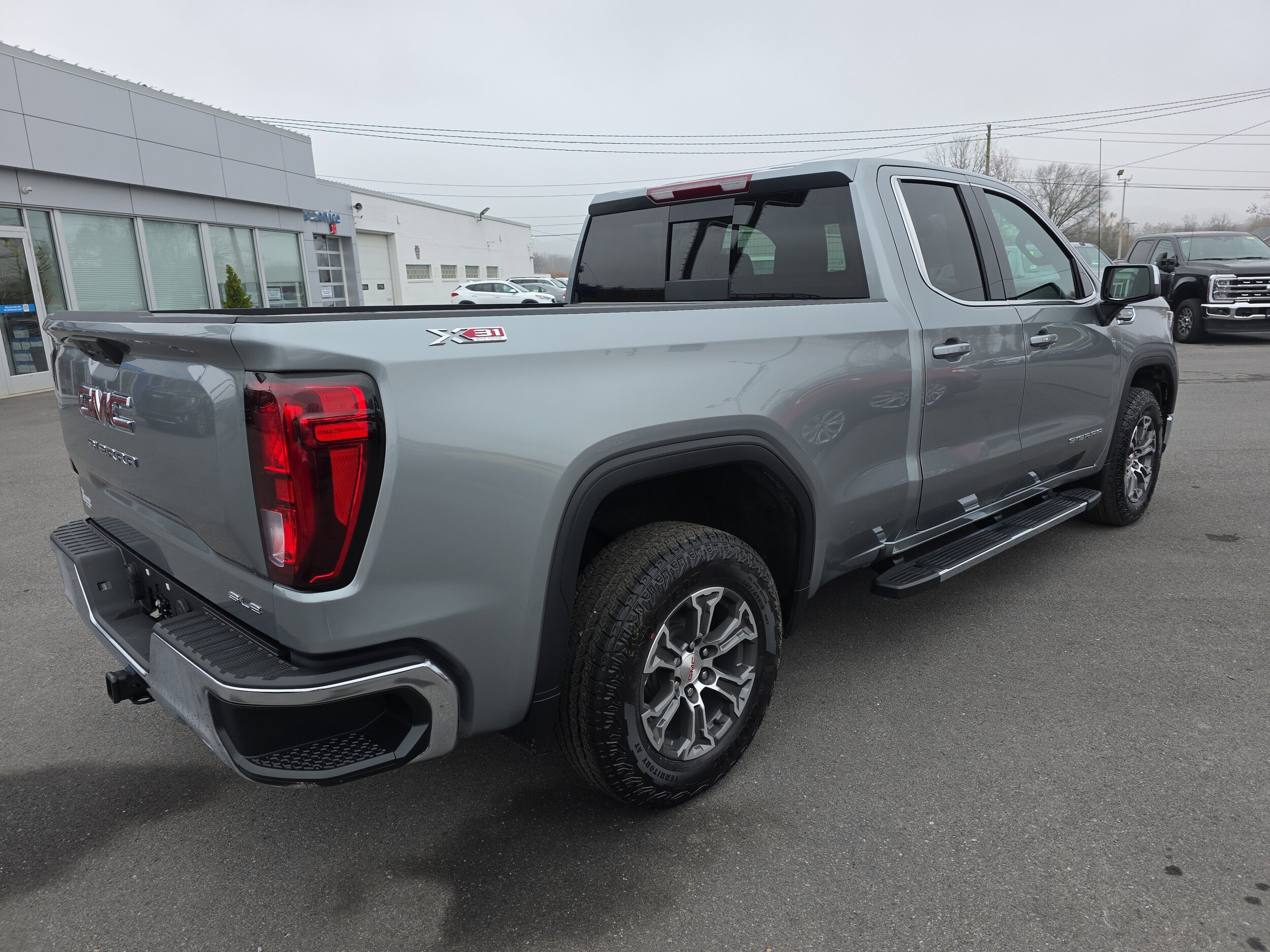 2026 Gmc Sierra 1500 SLE photo 3
