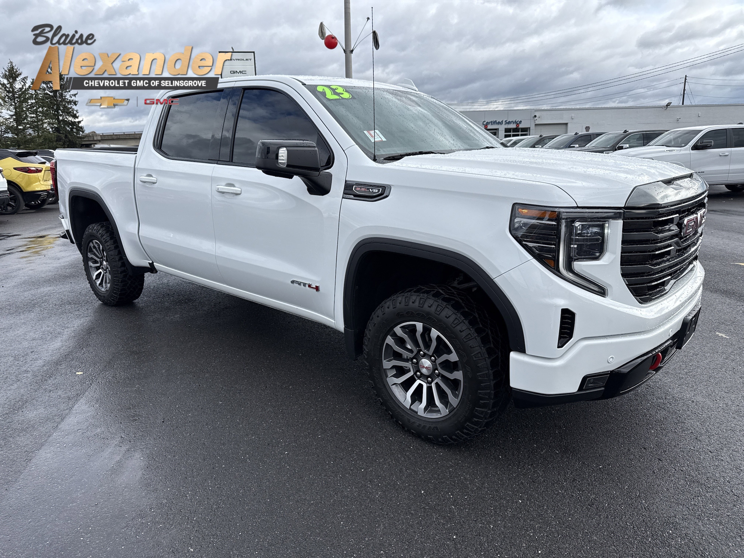 2023 GMC Sierra 1500 AT4's photo