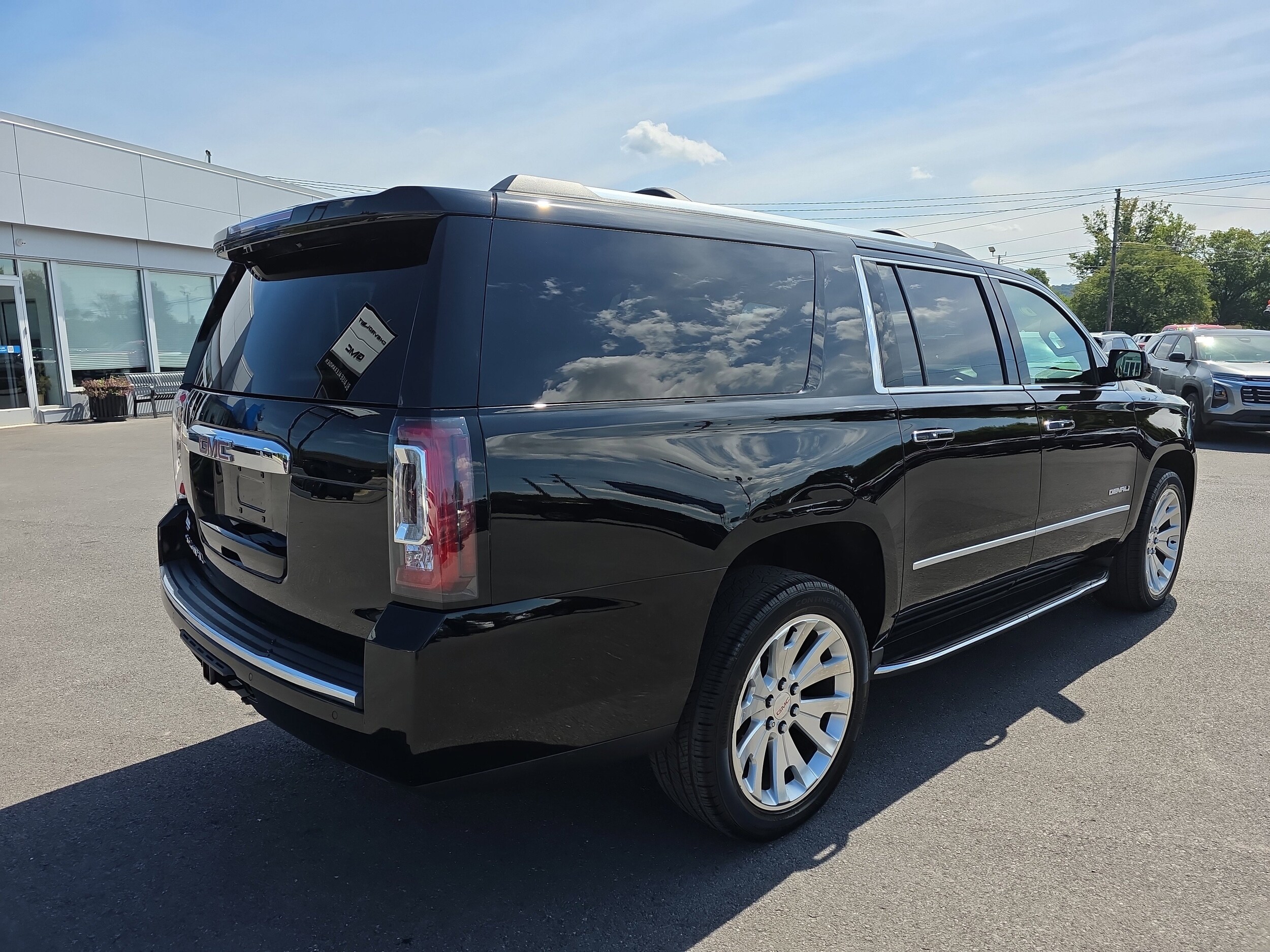 2018 Gmc Yukon XL Denali photo 3