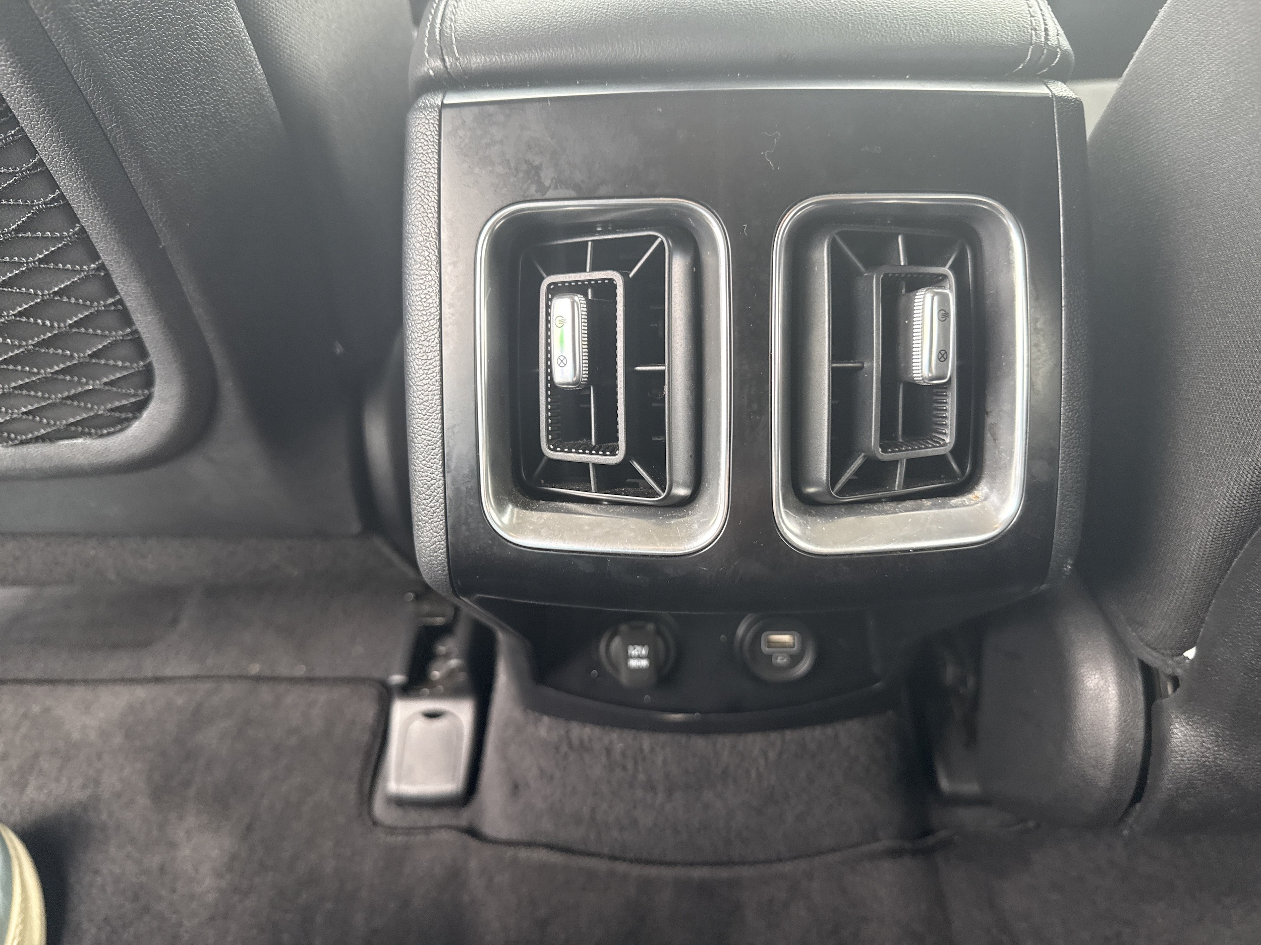 2023 Kia Sorento LX - Photo 14