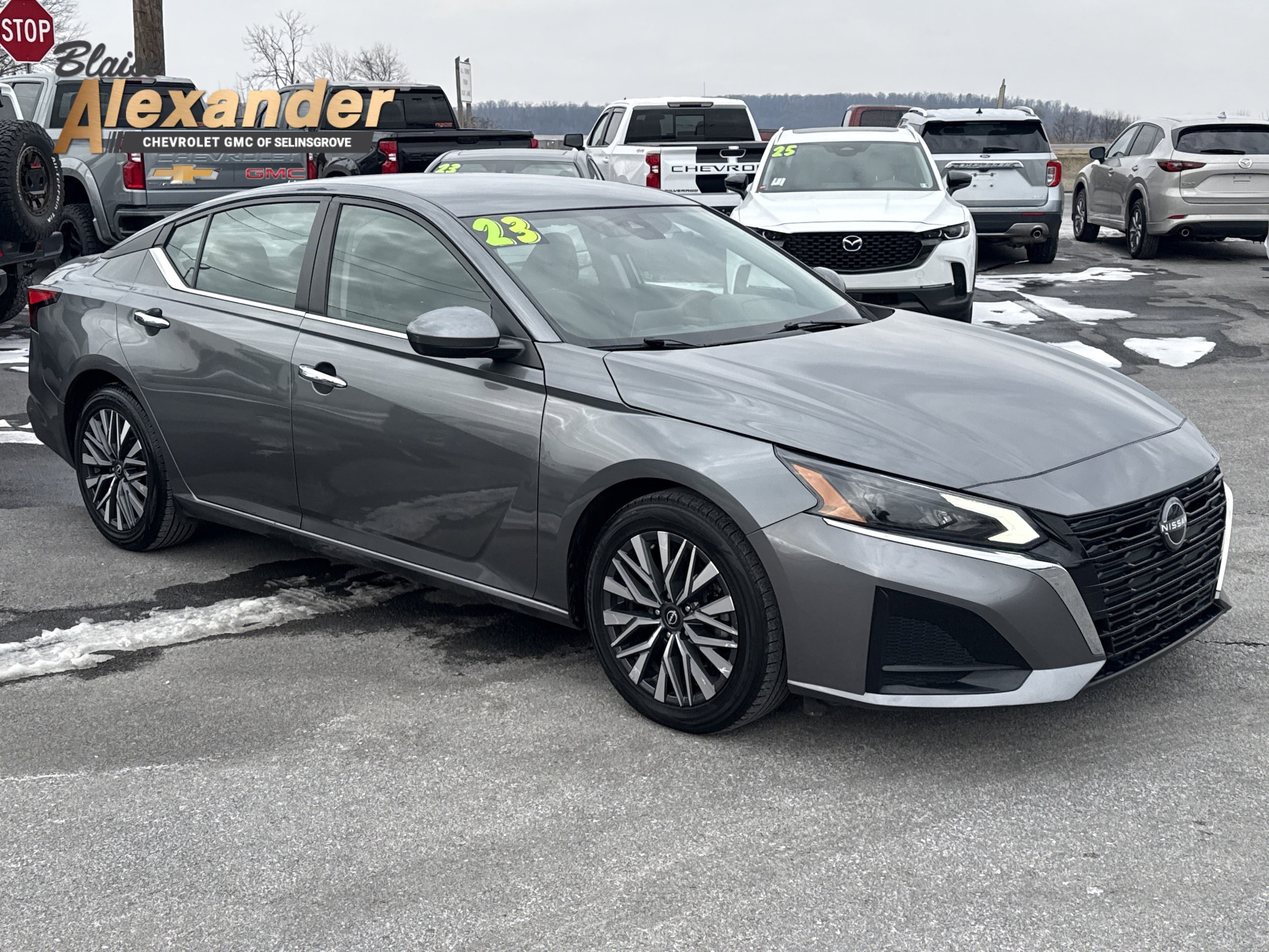 2023 Nissan Altima SV's photo