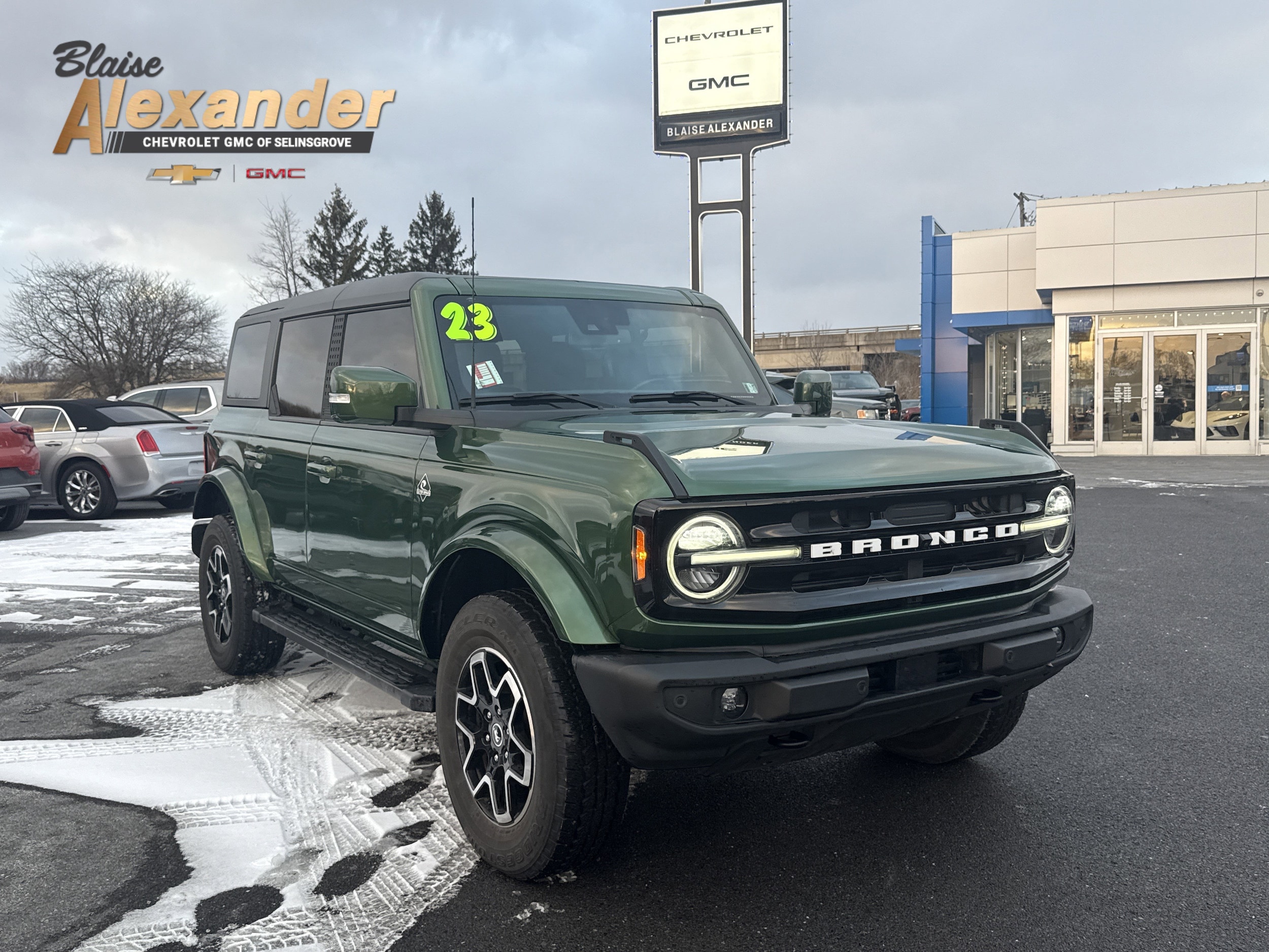 2023 Ford Bronco 4-Door Outer Banks's photo