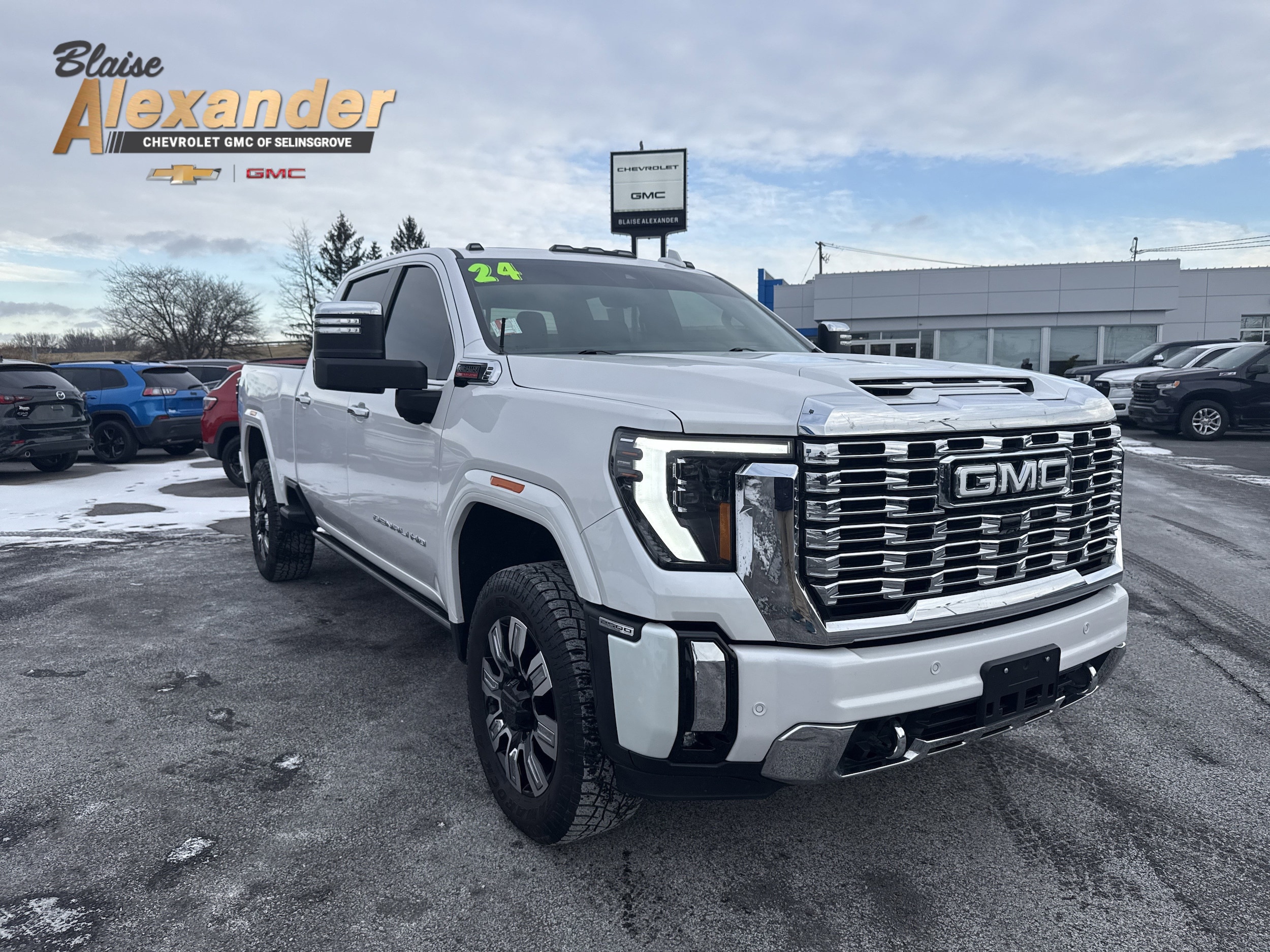 2024 GMC Sierra 2500HD Denali's photo