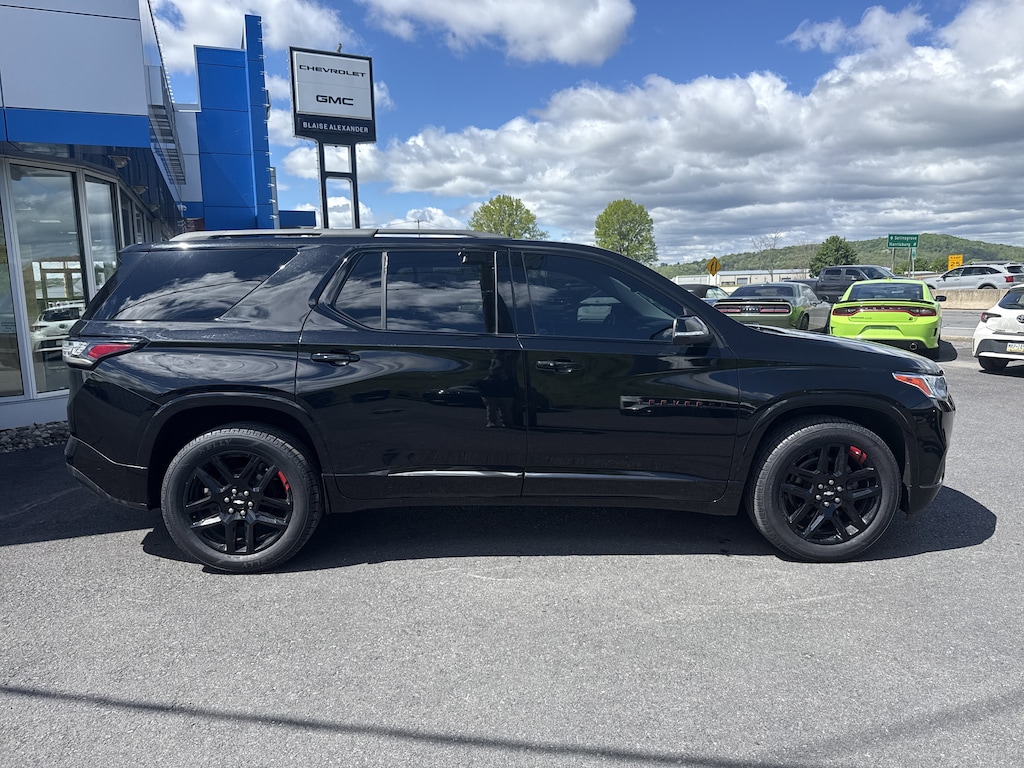 Used 2021 Chevrolet Traverse Premier SUV