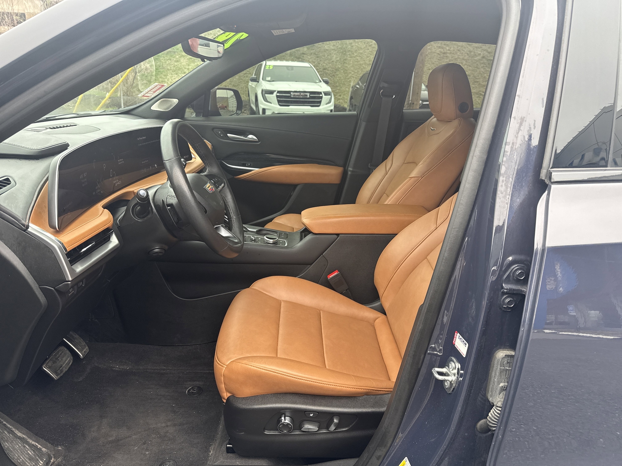 2024 Cadillac XT4 Sport - Photo 12