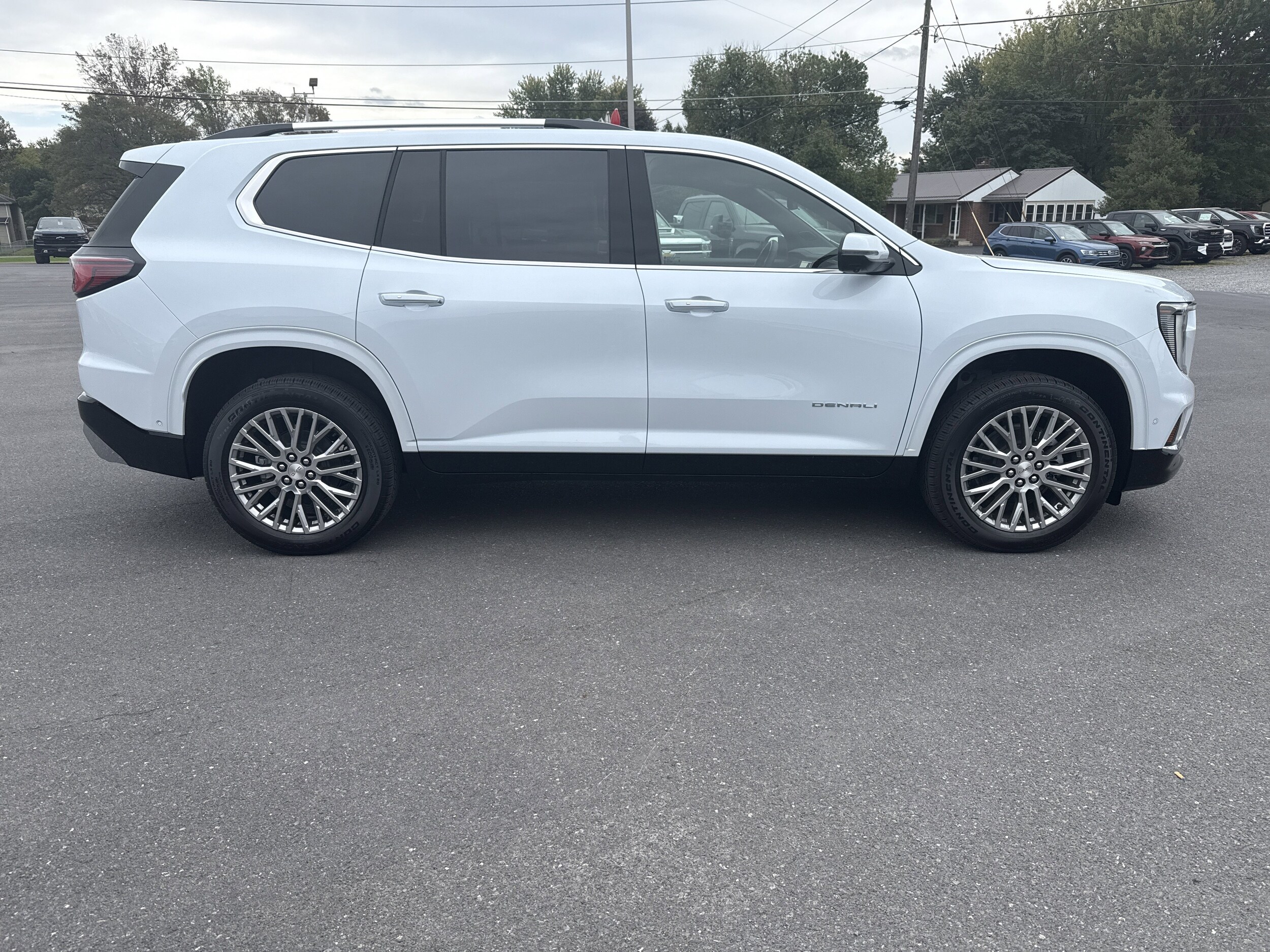 2026 Gmc Acadia Denali photo 2