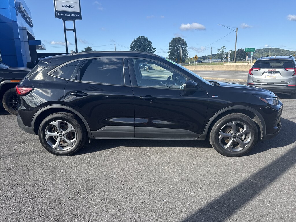 Used 2025 Ford Escape ST-Line Select SUV