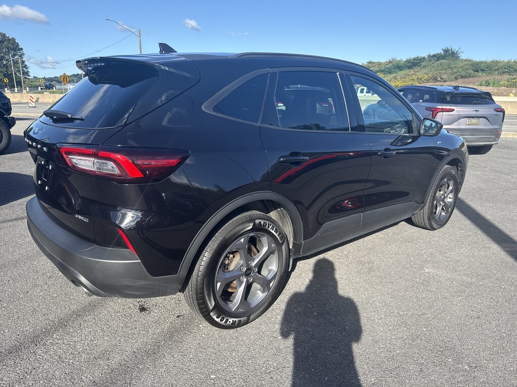 Used 2025 Ford Escape ST-Line Select SUV