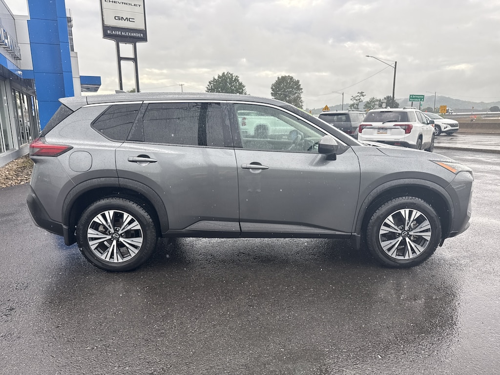Used 2022 Nissan Rogue SV SUV