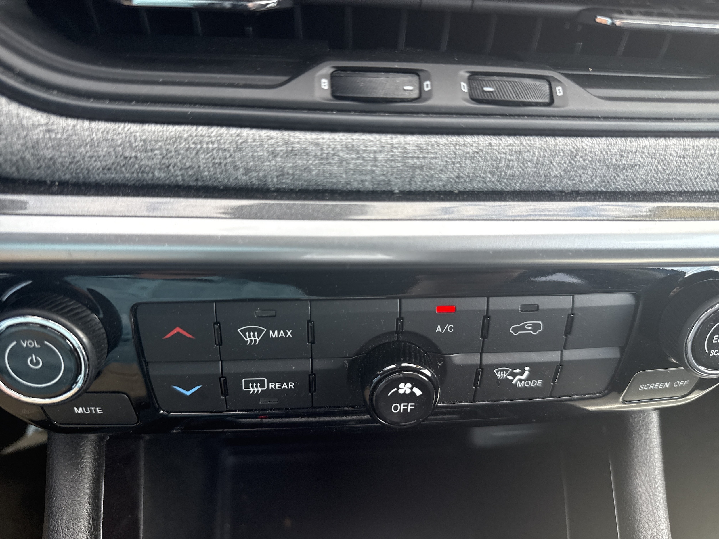 2022 Jeep Compass Latitude Lux - Photo 27