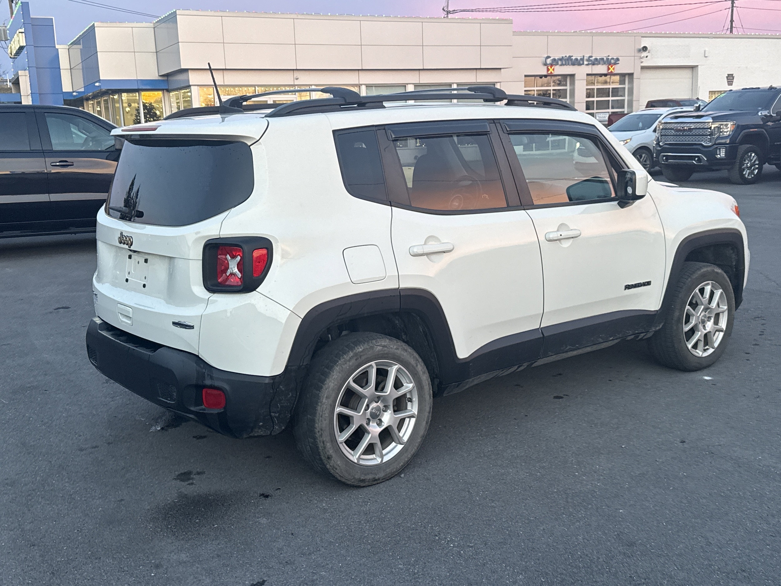 2019 Jeep Renegade Latitude photo 3