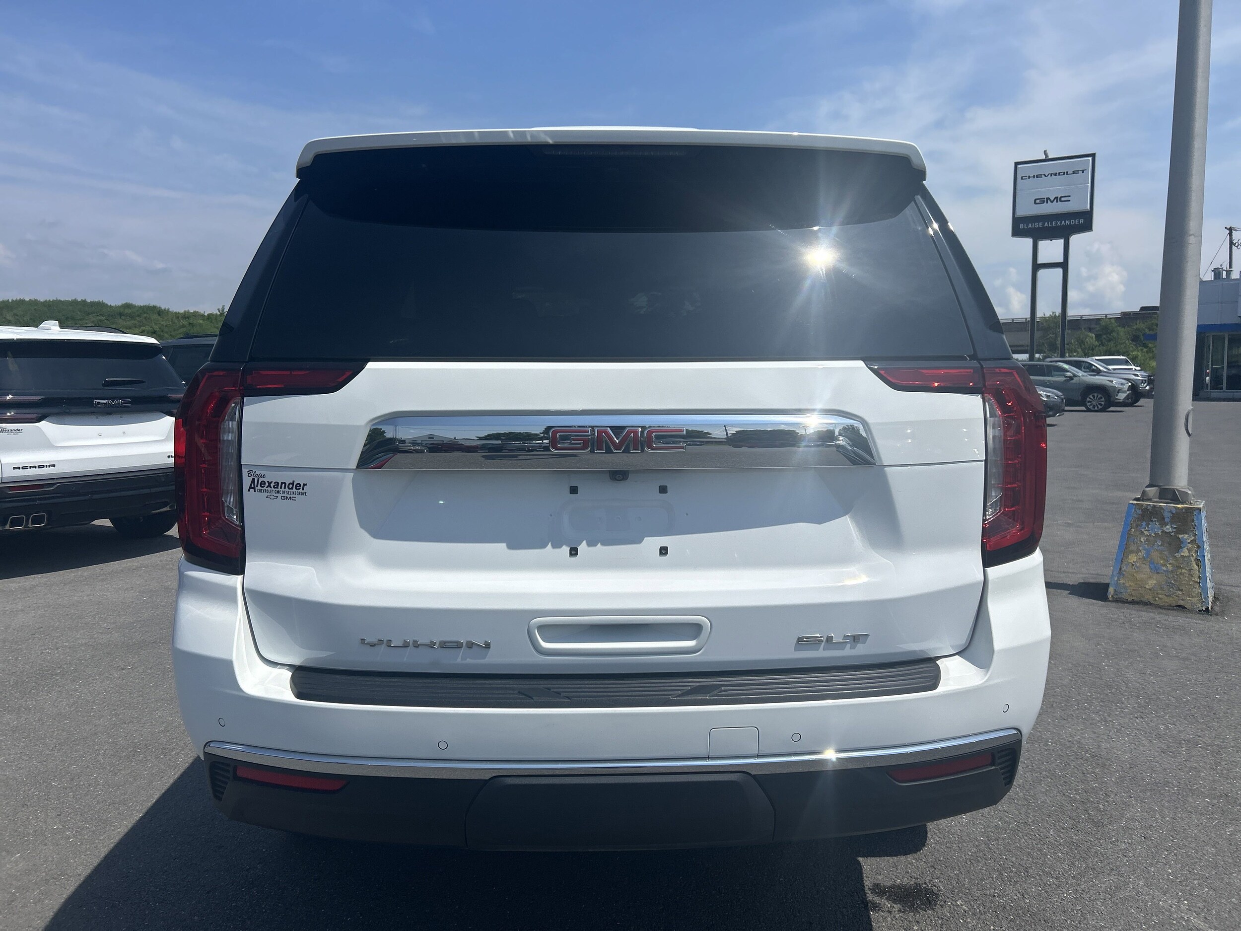 2023 Gmc Yukon SLT photo 4