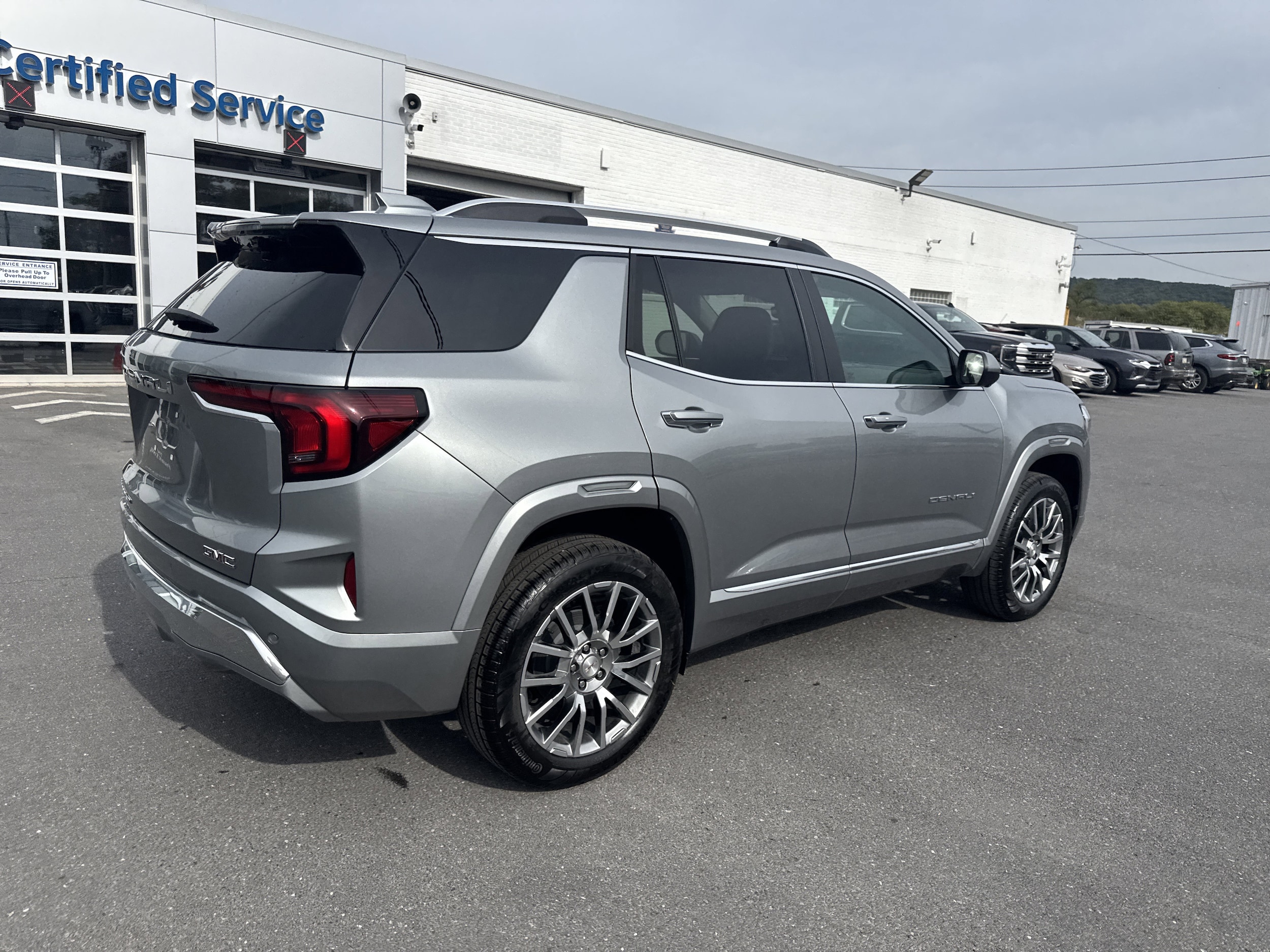 2026 Gmc Terrain Denali photo 3