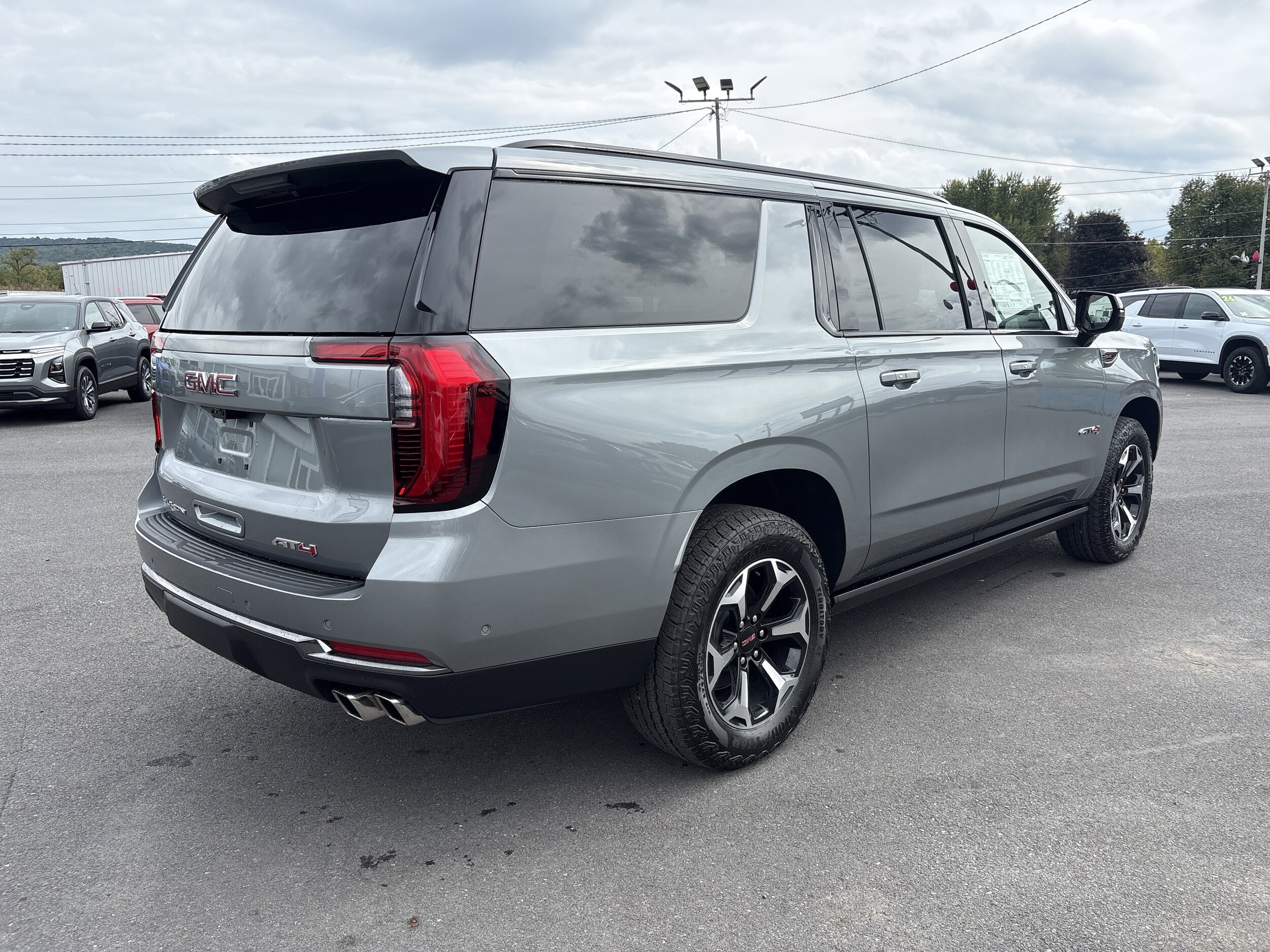 2026 Gmc Yukon XL AT4 photo 3