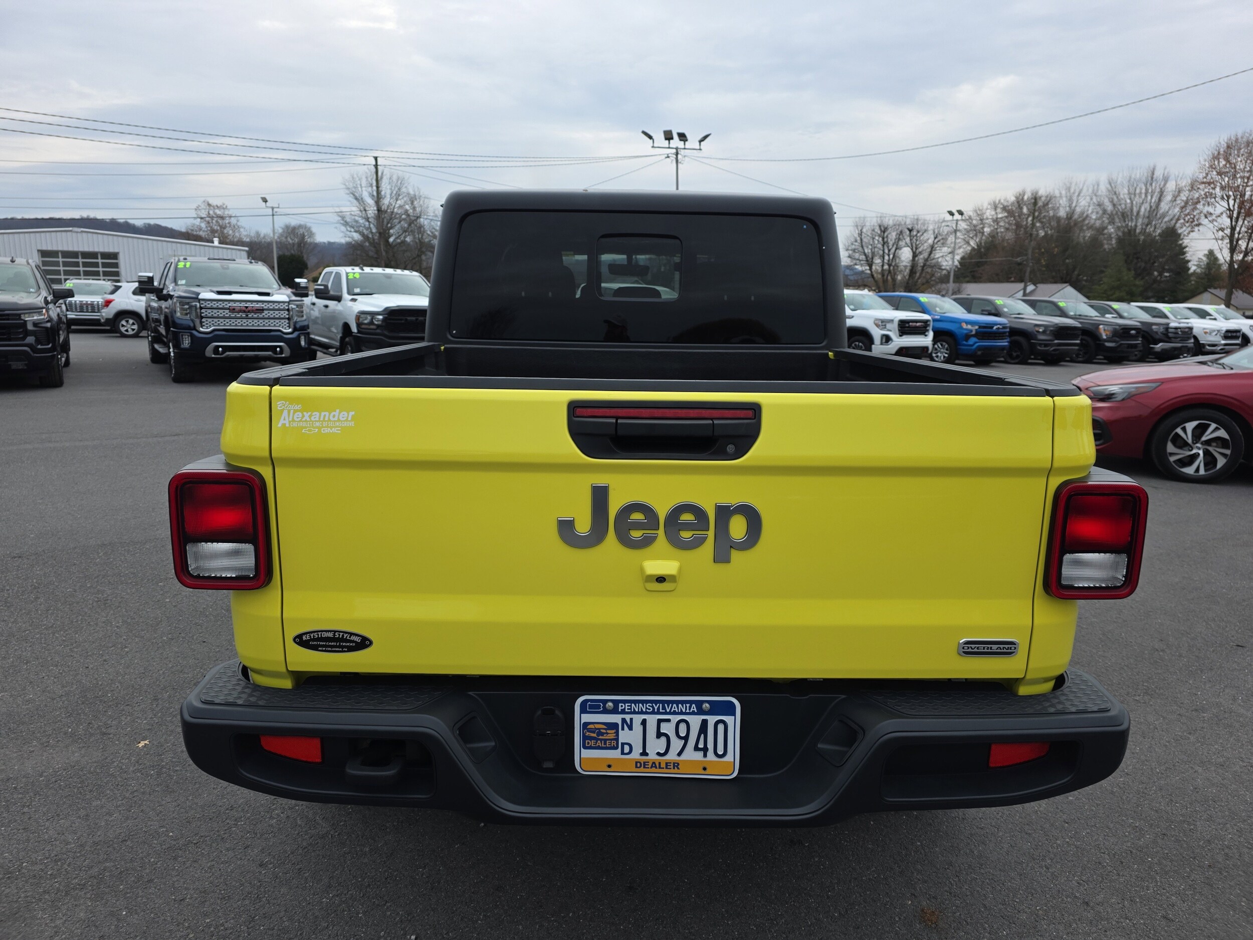 2023 Jeep Gladiator Overland photo 4