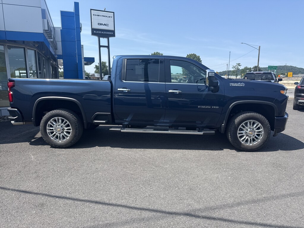 Used 2022 Chevrolet Silverado 2500HD High Country Truck Crew Cab