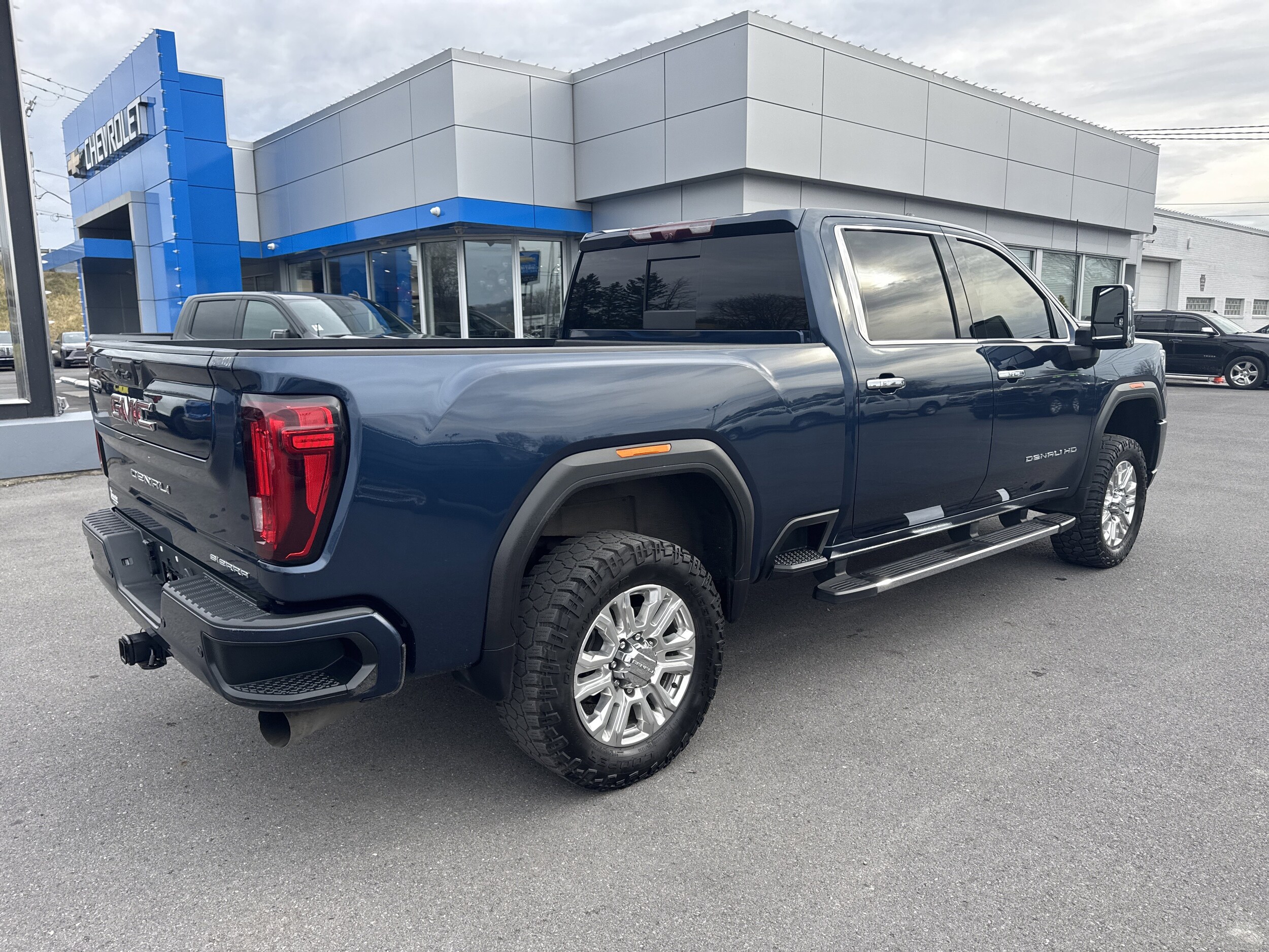 2021 Gmc Sierra 2500 HD Denali photo 3