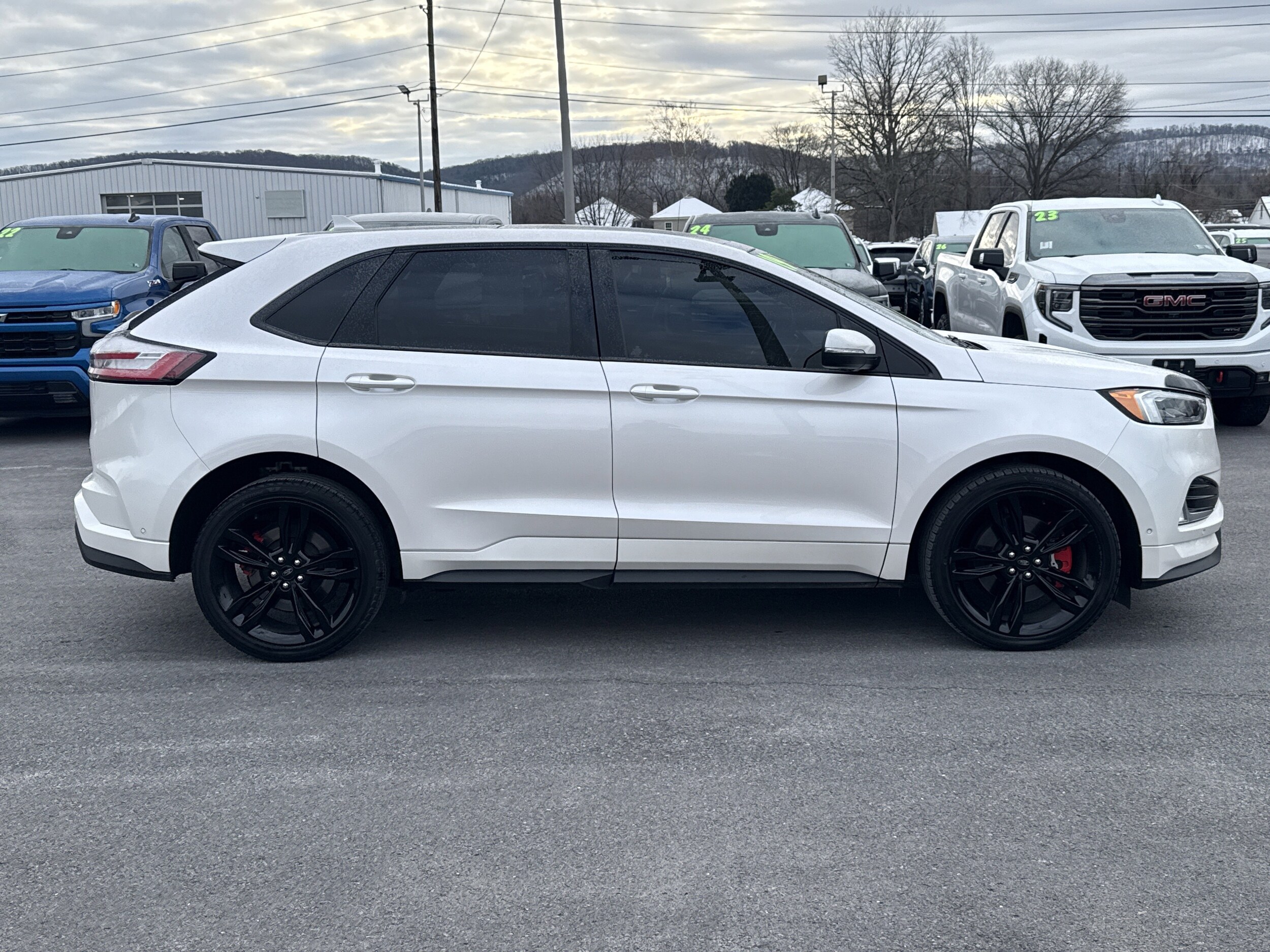 2019 Ford Edge ST photo 3
