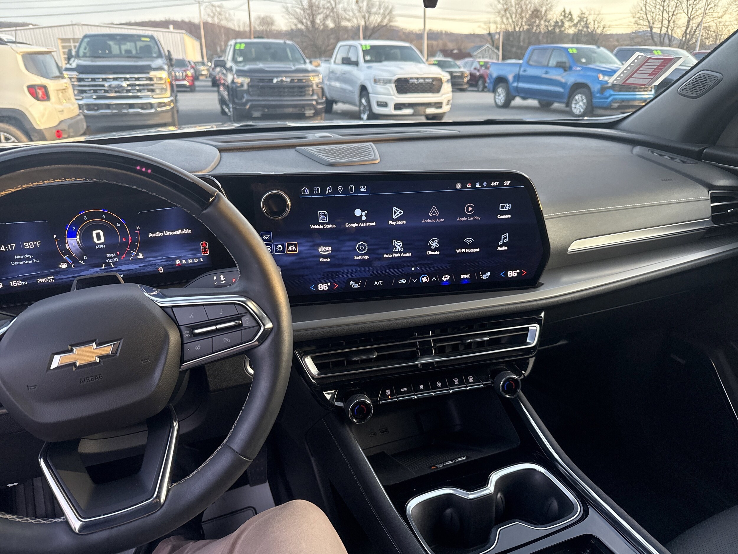 2024 Chevrolet Traverse photo 4