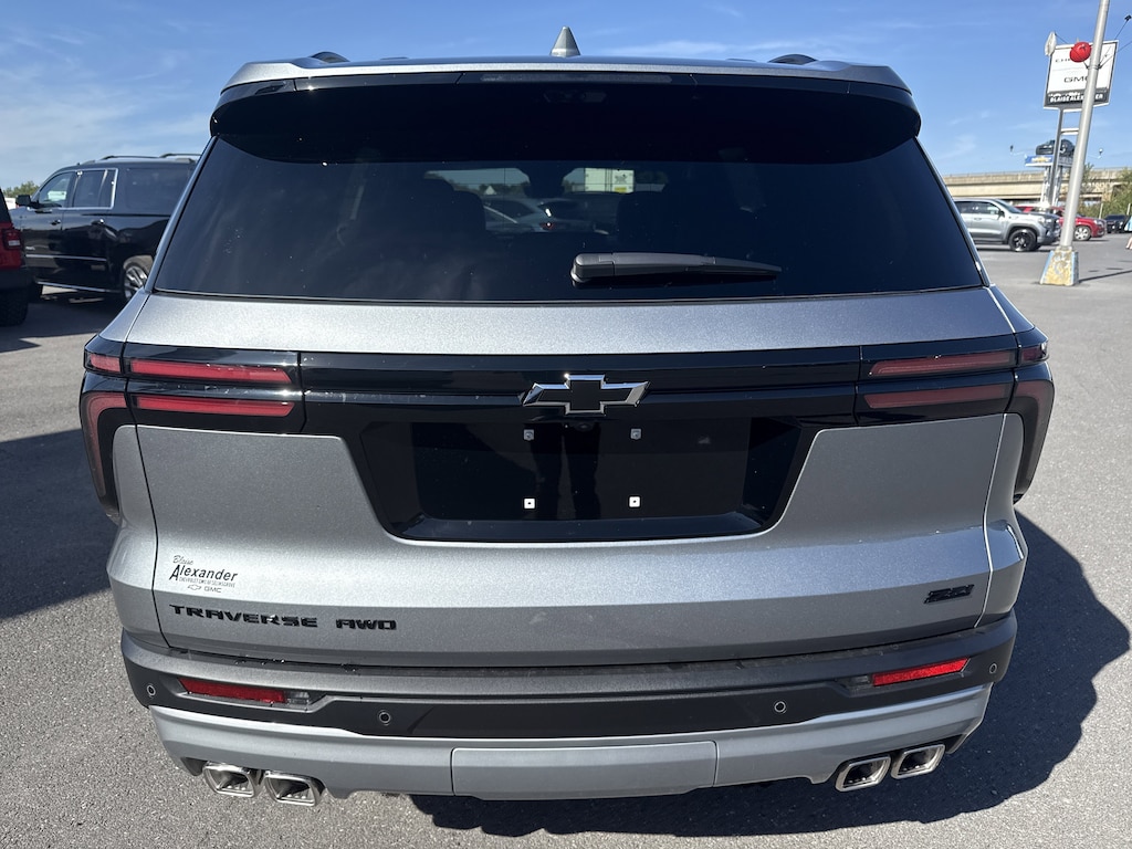 New 2026 Chevrolet Traverse AWD Z71 SUV
