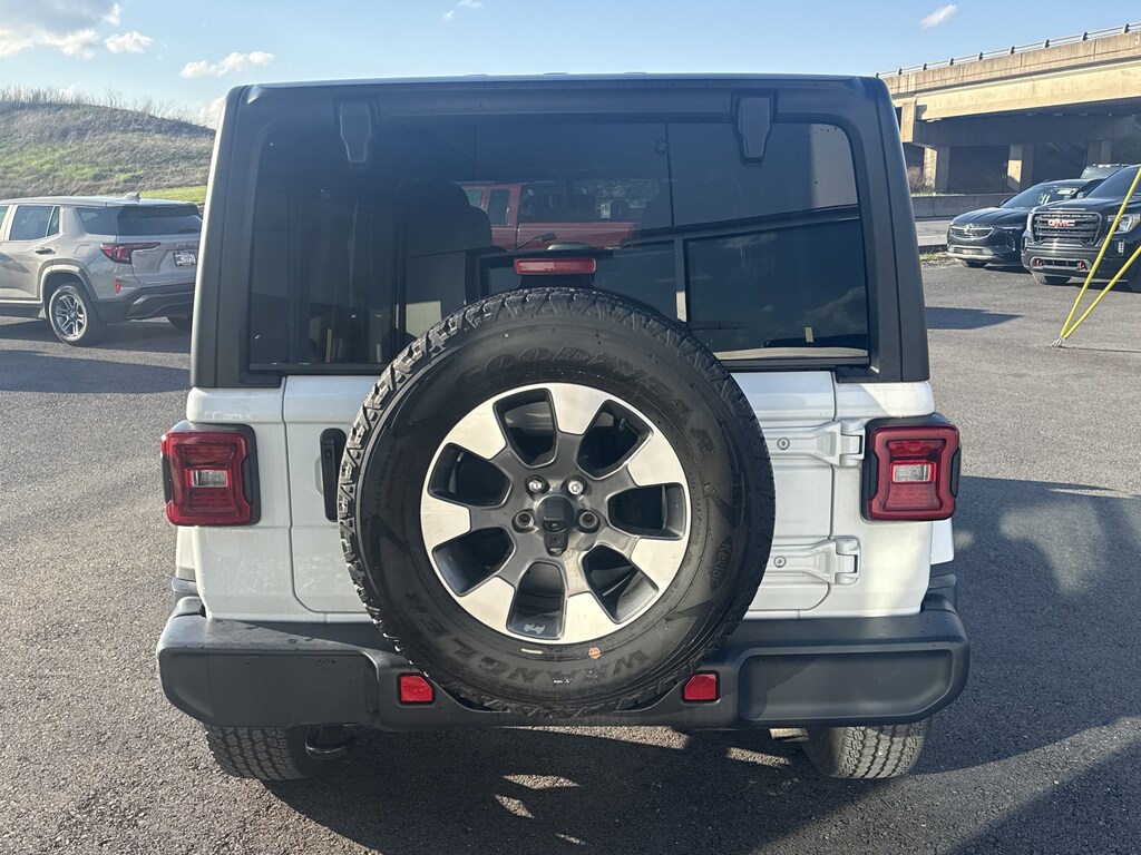 Used 2022 Jeep Wrangler Unlimited Sahara SUV