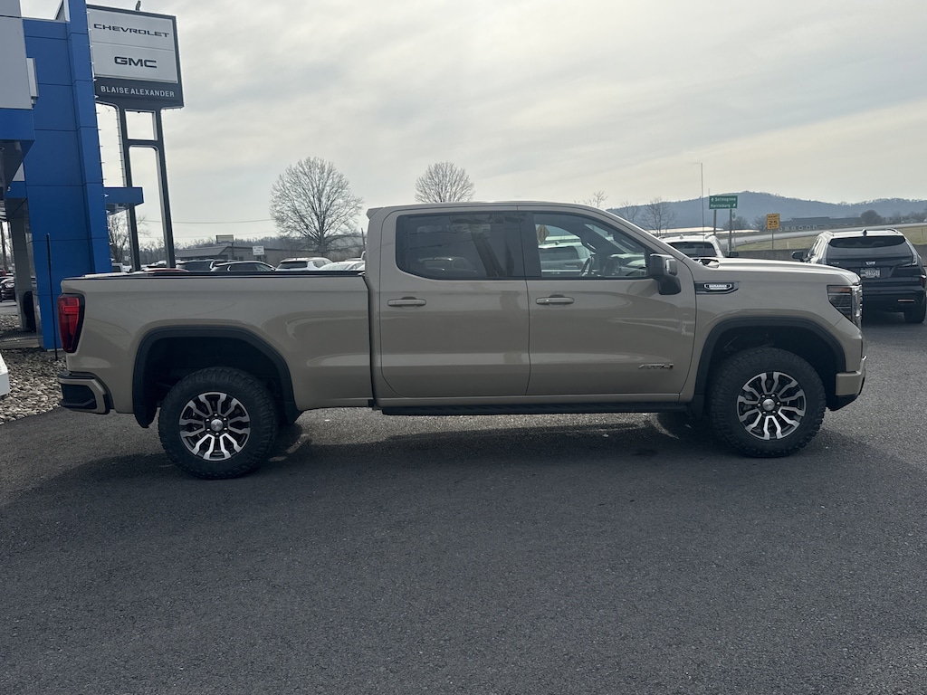 Used 2022 GMC Sierra 1500 AT4 Truck Crew Cab