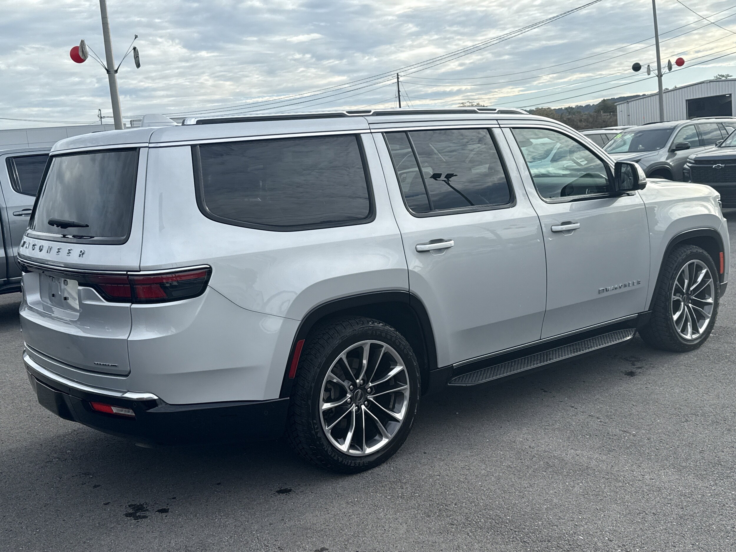 2022 Jeep Wagoneer Series II photo 3