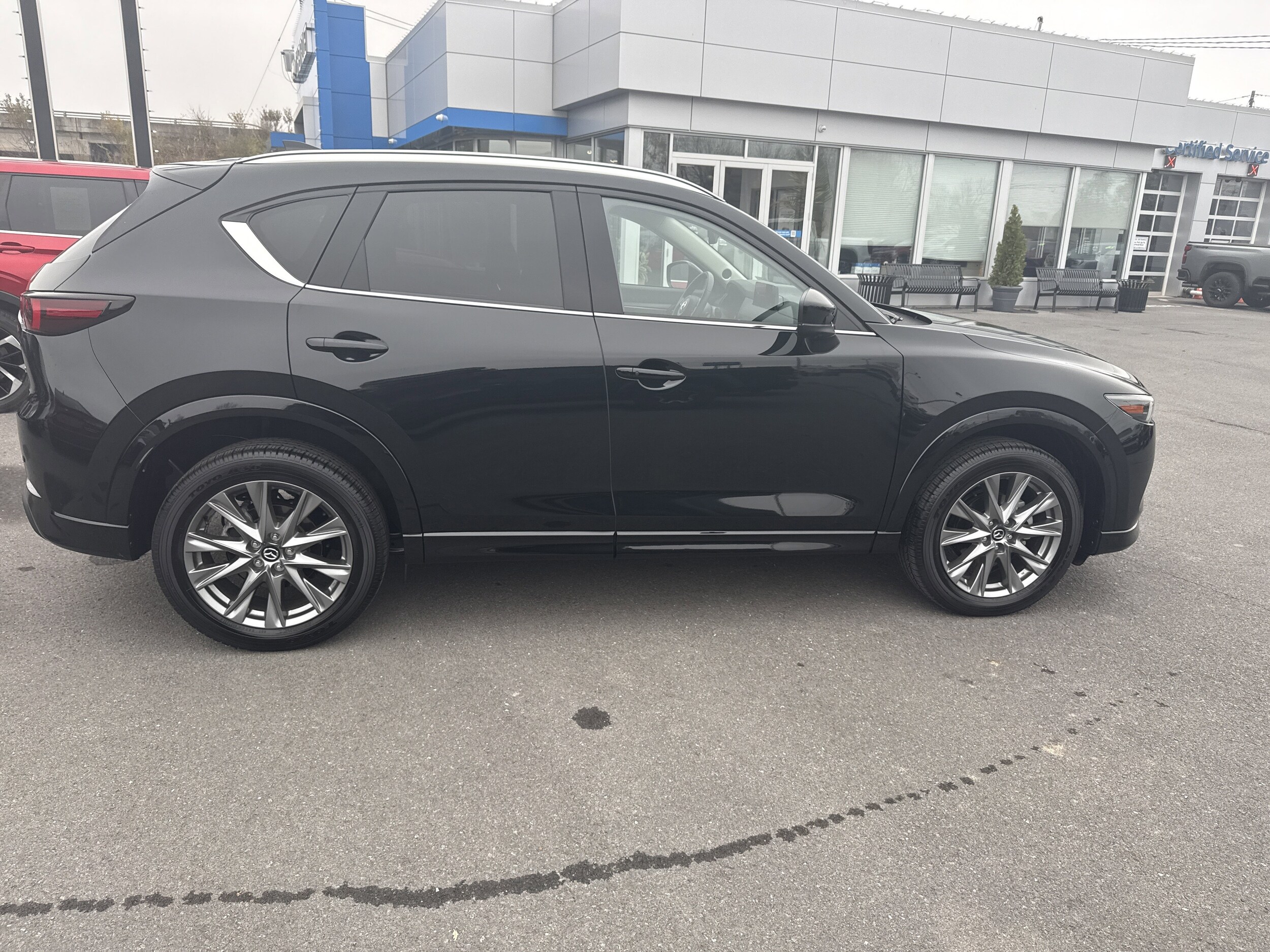 2025 Mazda CX-5 2.5 Premium Plus photo 2
